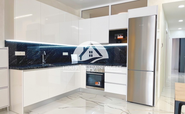 Apartment  - Resale - Torrevieja - Playa del Cura