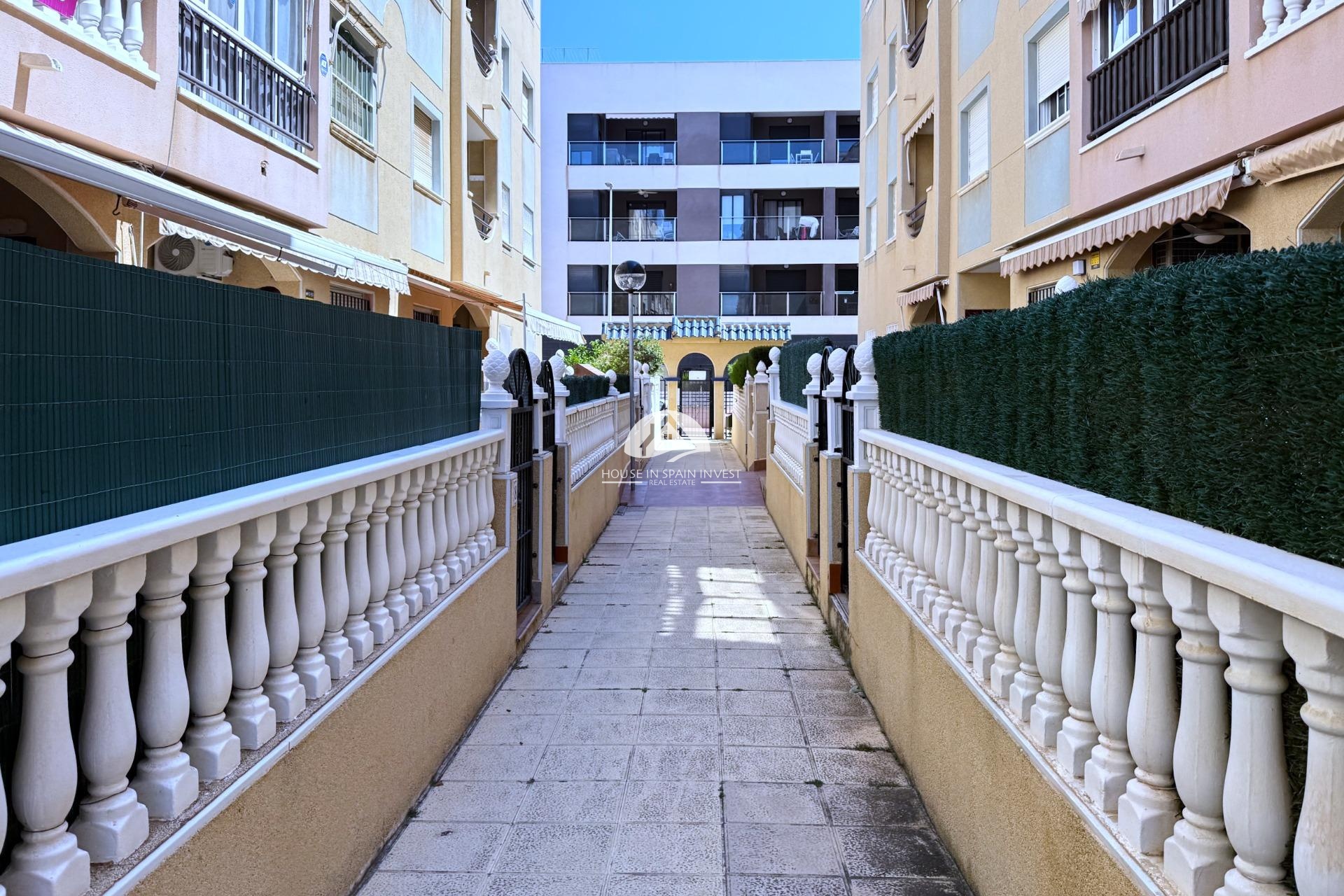 Herverkoop - Gelijkvloerse bungalow - Torrevieja - La Mata