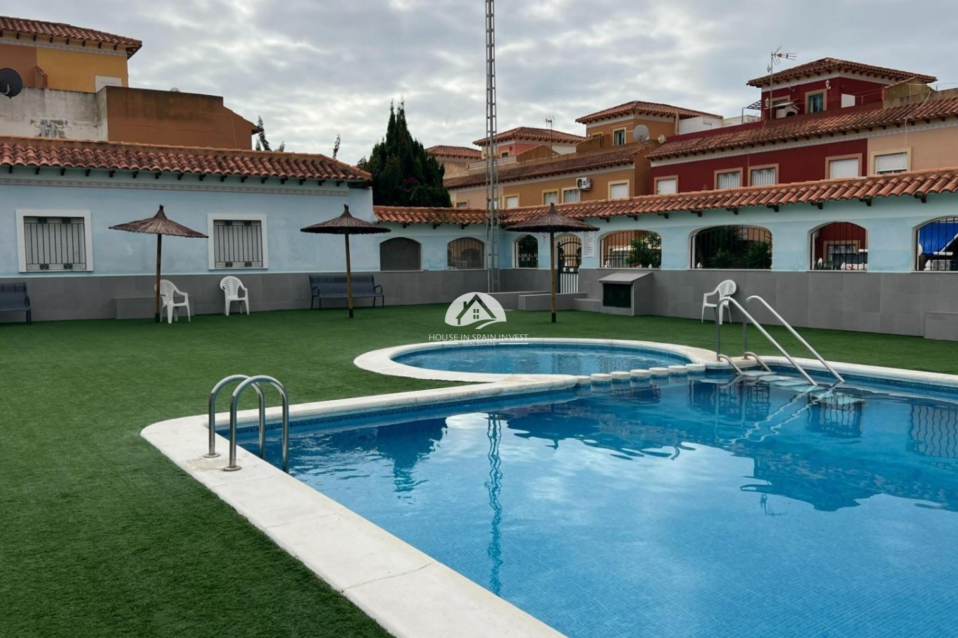 Herverkoop - Gelijkvloerse bungalow - Torrevieja - La Siesta - El Salado -  Torreta