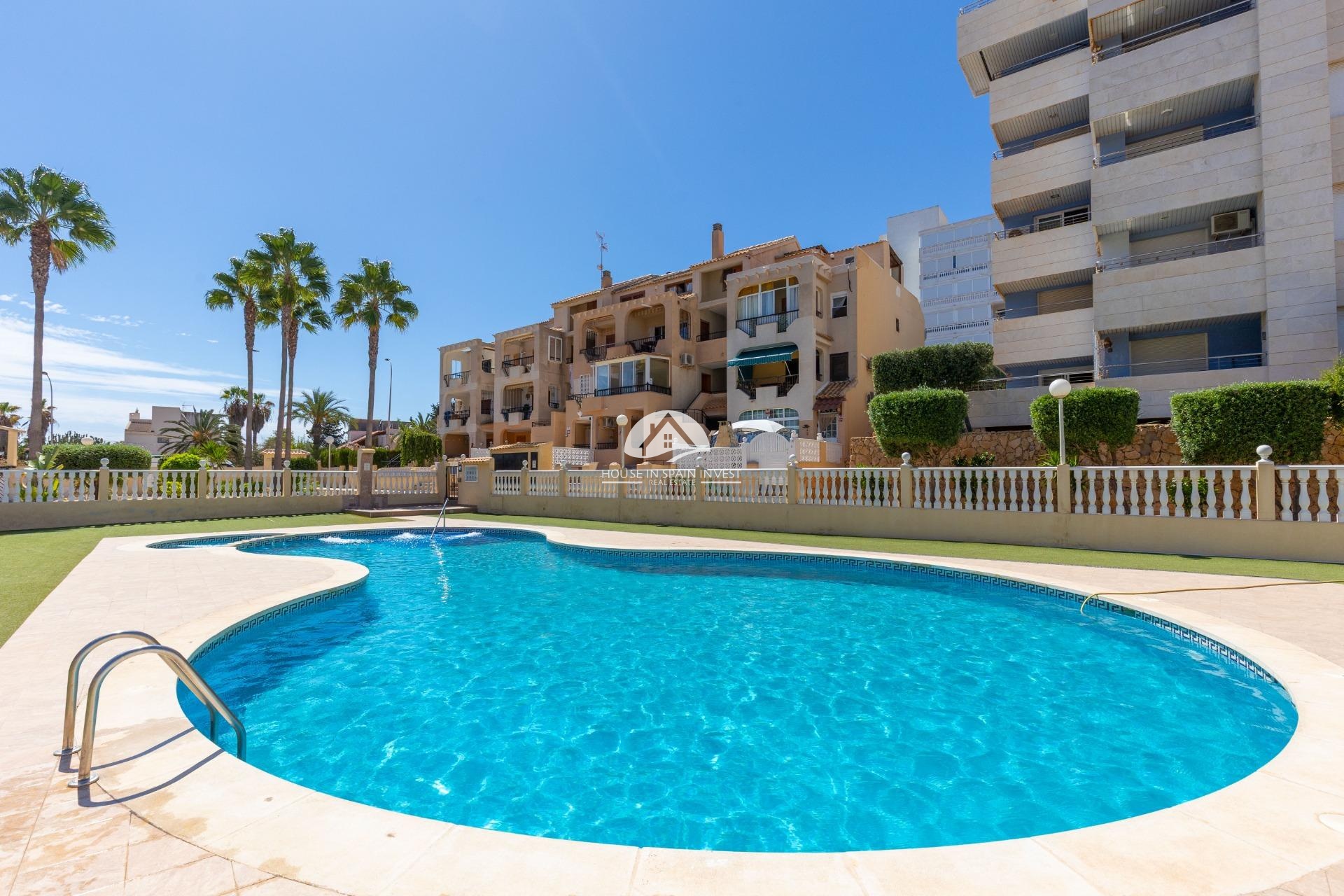 Herverkoop - Villa - Torrevieja - La Mata