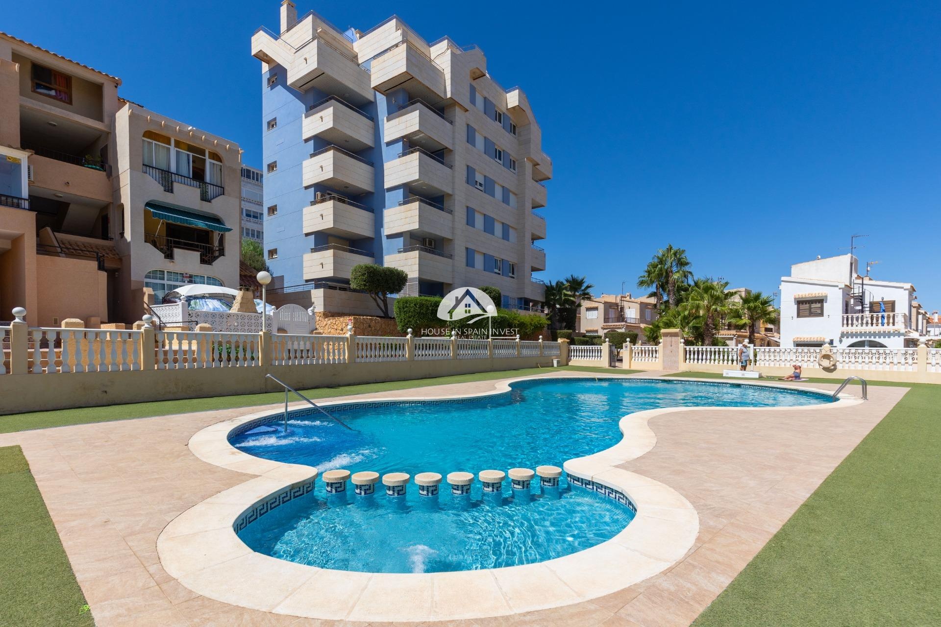 Herverkoop - Villa - Torrevieja - La Mata