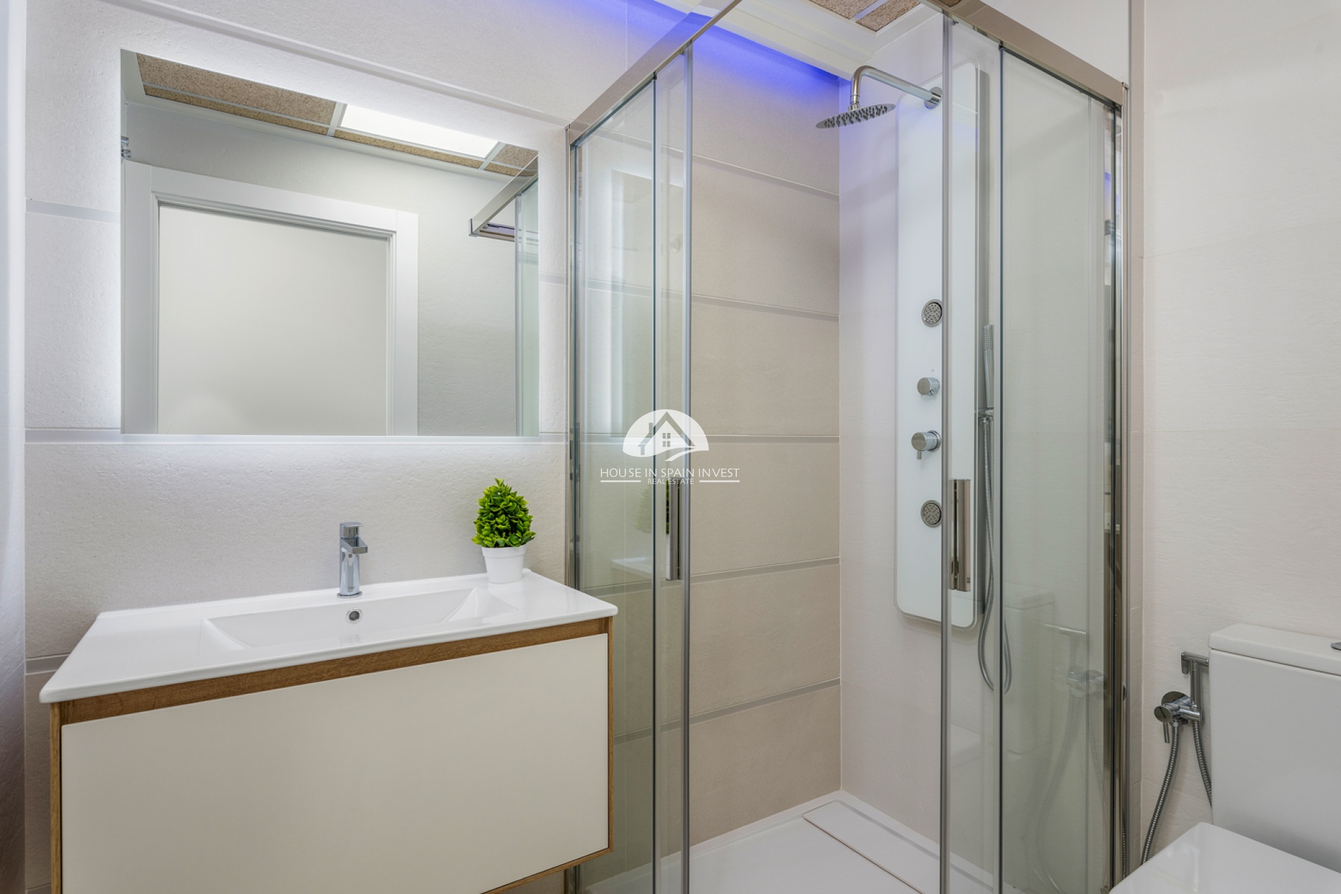 Obra nueva - Bungalow planta baja - Torrevieja