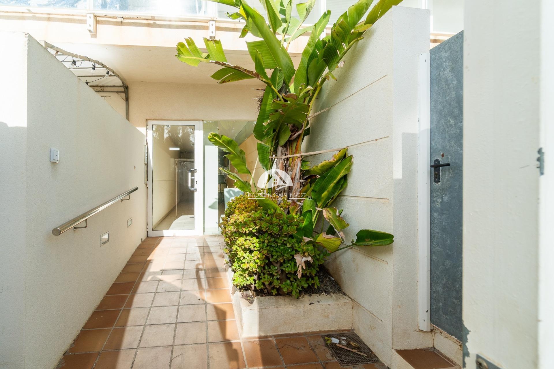 Resale - Apartment  - Guardamar del Segura - Puerto Deportivo