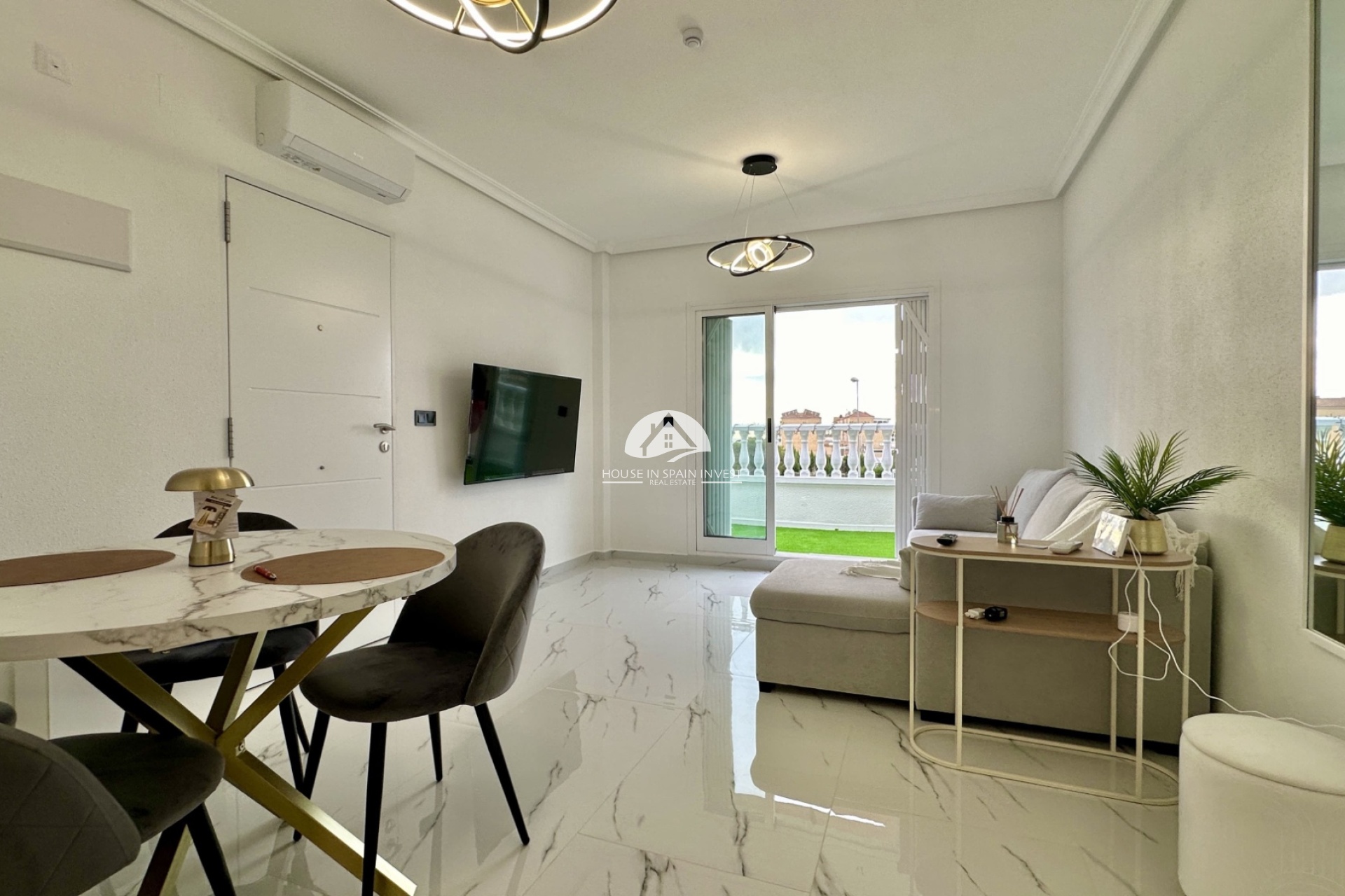 Resale - Apartment  - Orihuela Costa - Playa Flamenca