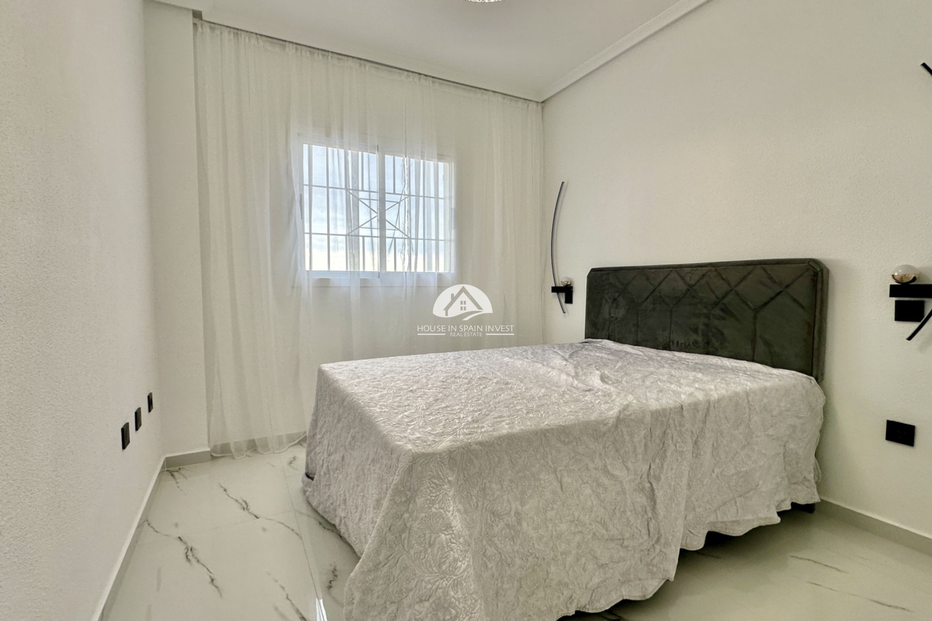 Resale - Apartment  - Orihuela Costa - Playa Flamenca