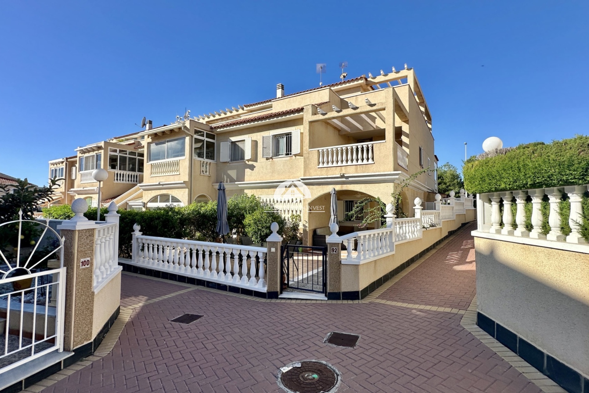 Resale - Apartment  - Orihuela Costa - Playa Flamenca