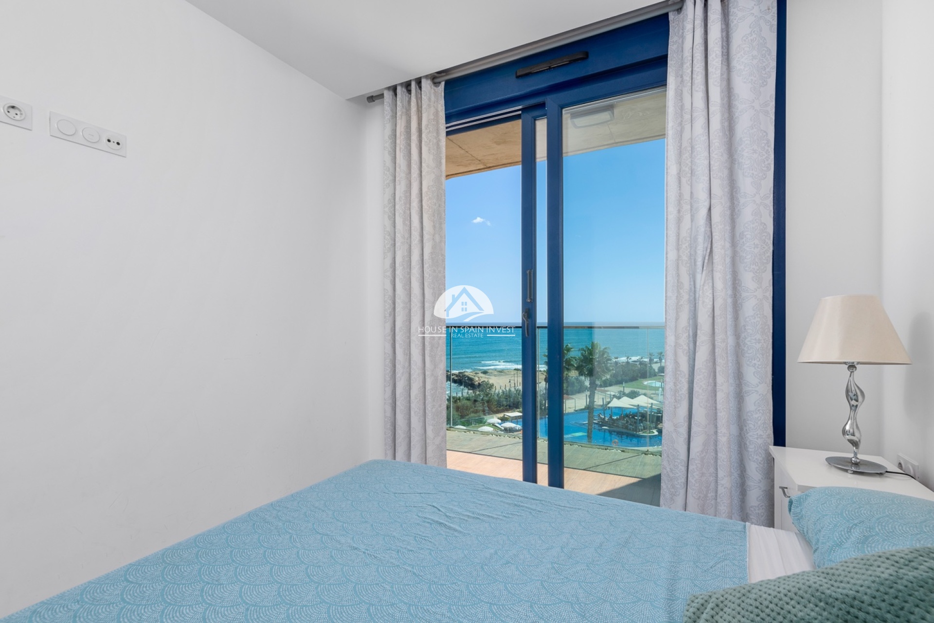 Resale - Apartment  - Orihuela Costa - Punta Prima  