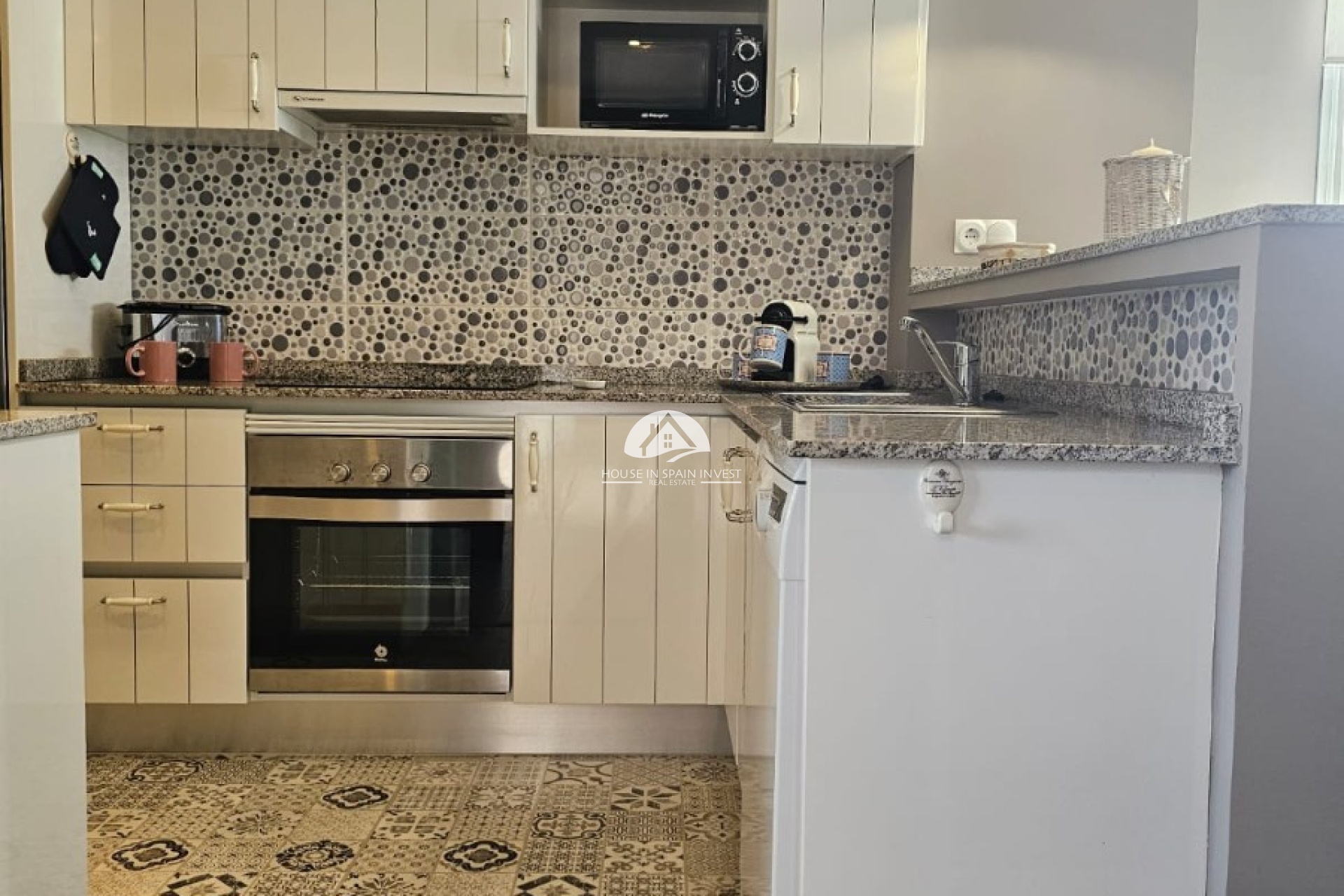 Resale - Apartment  - Orihuela Costa - Punta Prima  