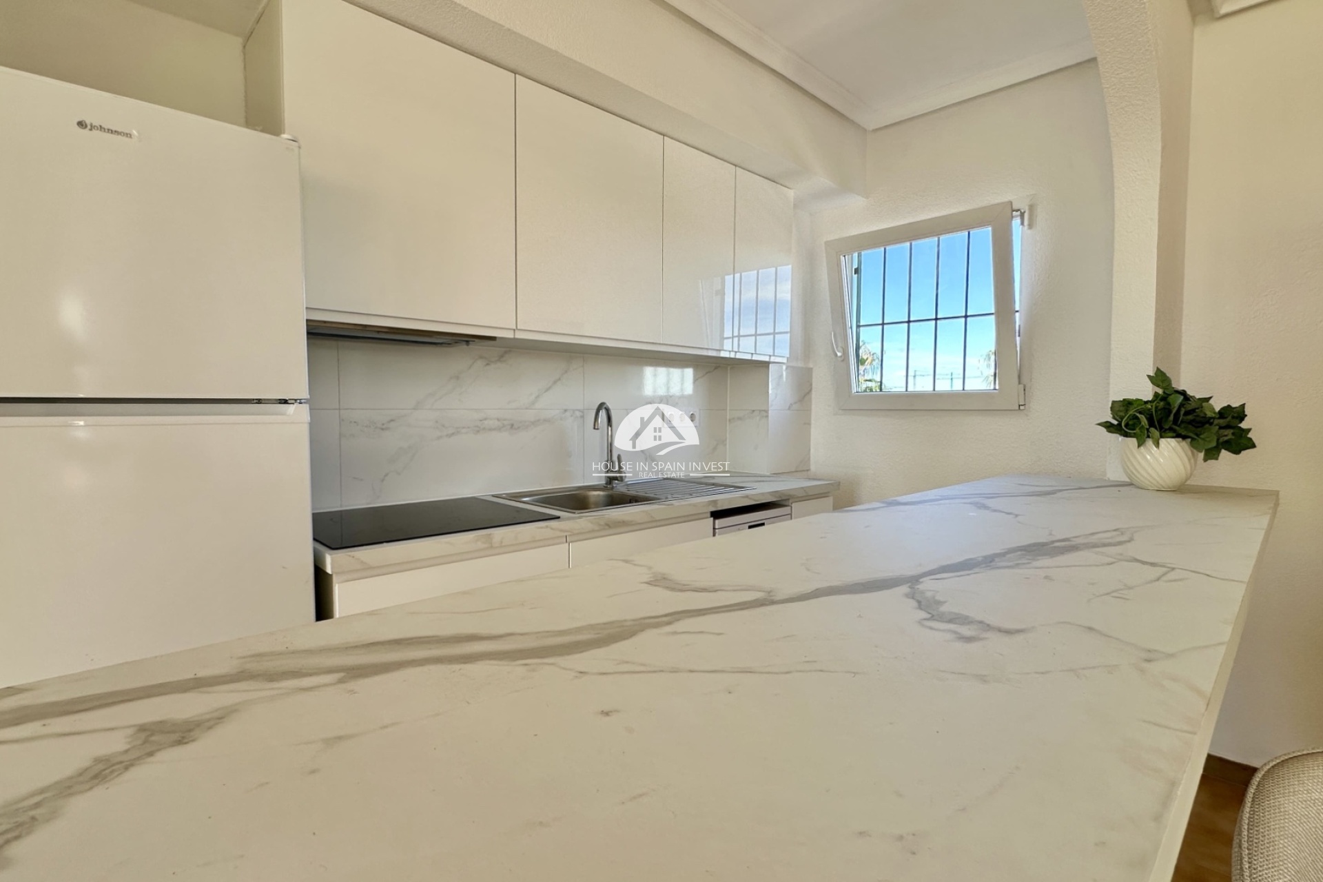 Resale - Apartment  - Orihuela Costa - Punta Prima  