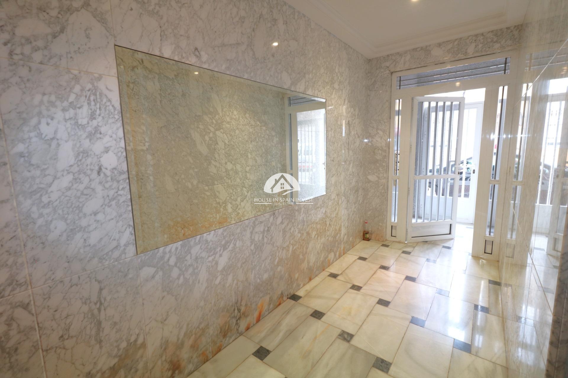 Resale - Apartment  - Santa Pola - Centro
