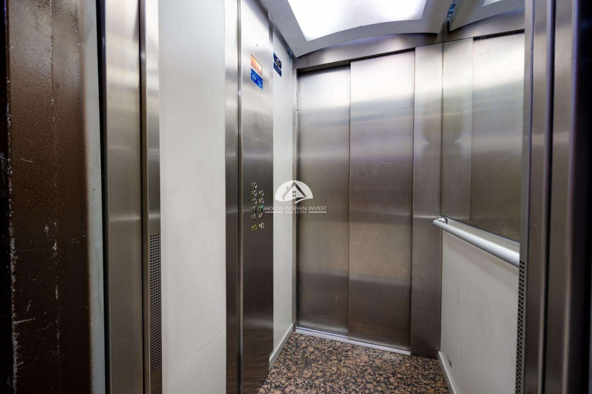 Resale - Apartment  - Torrevieja - Centro