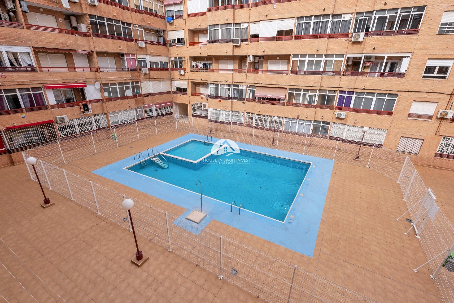 Resale - Apartment  - Torrevieja - Centro