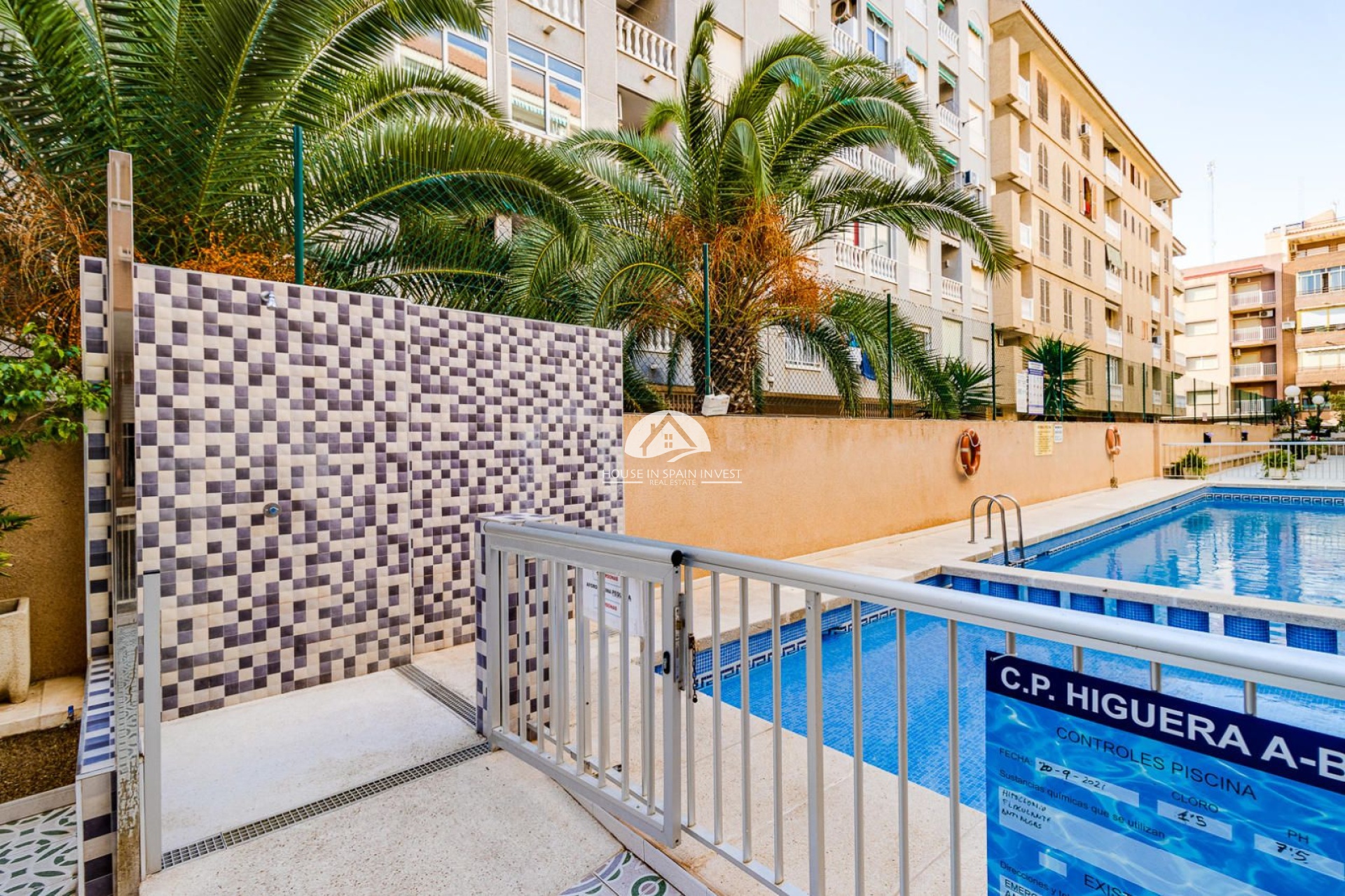 Resale - Apartment  - Torrevieja - El Acequión - Los Náufragos