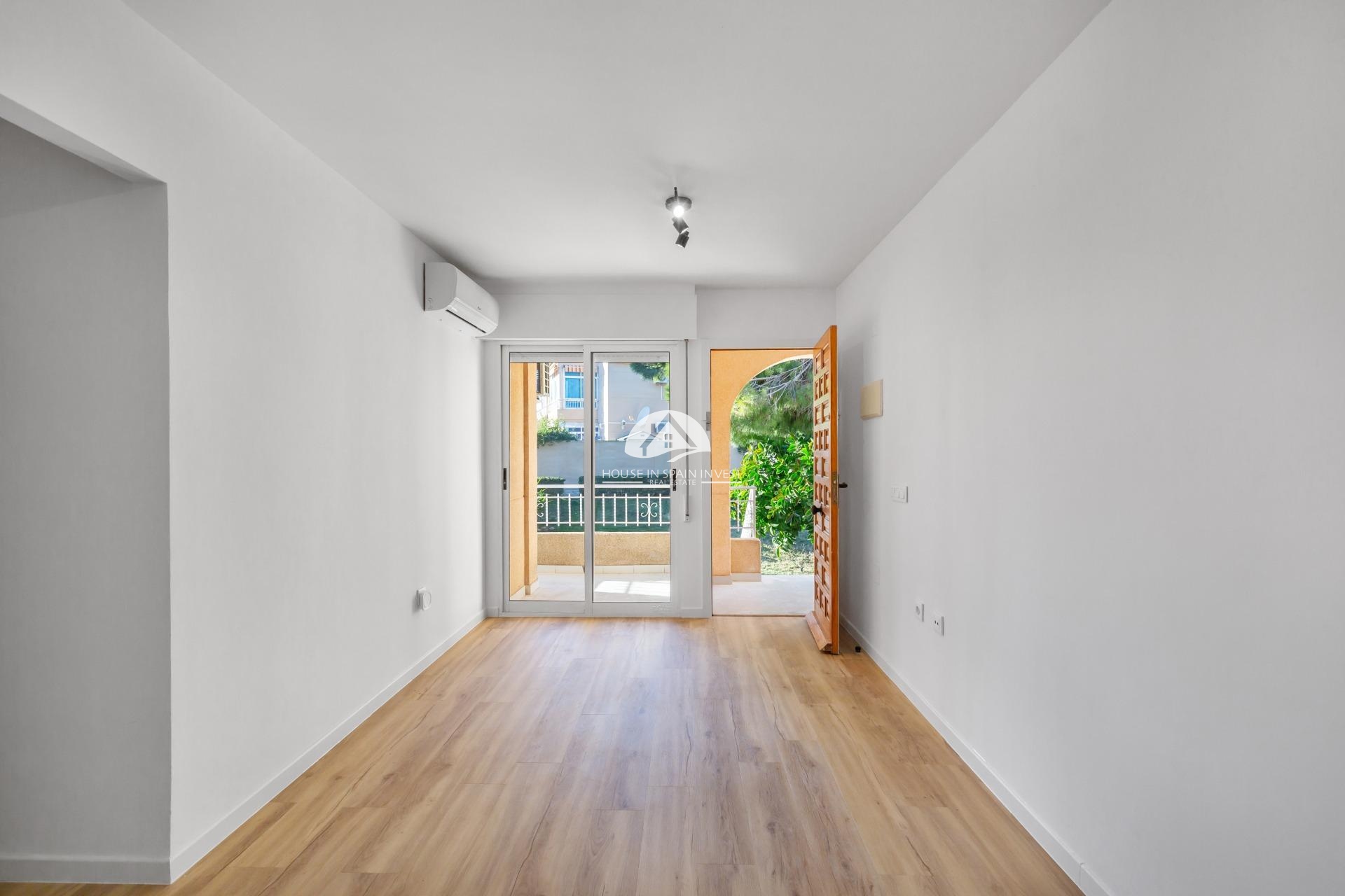 Resale - Apartment  - Torrevieja - La Mata