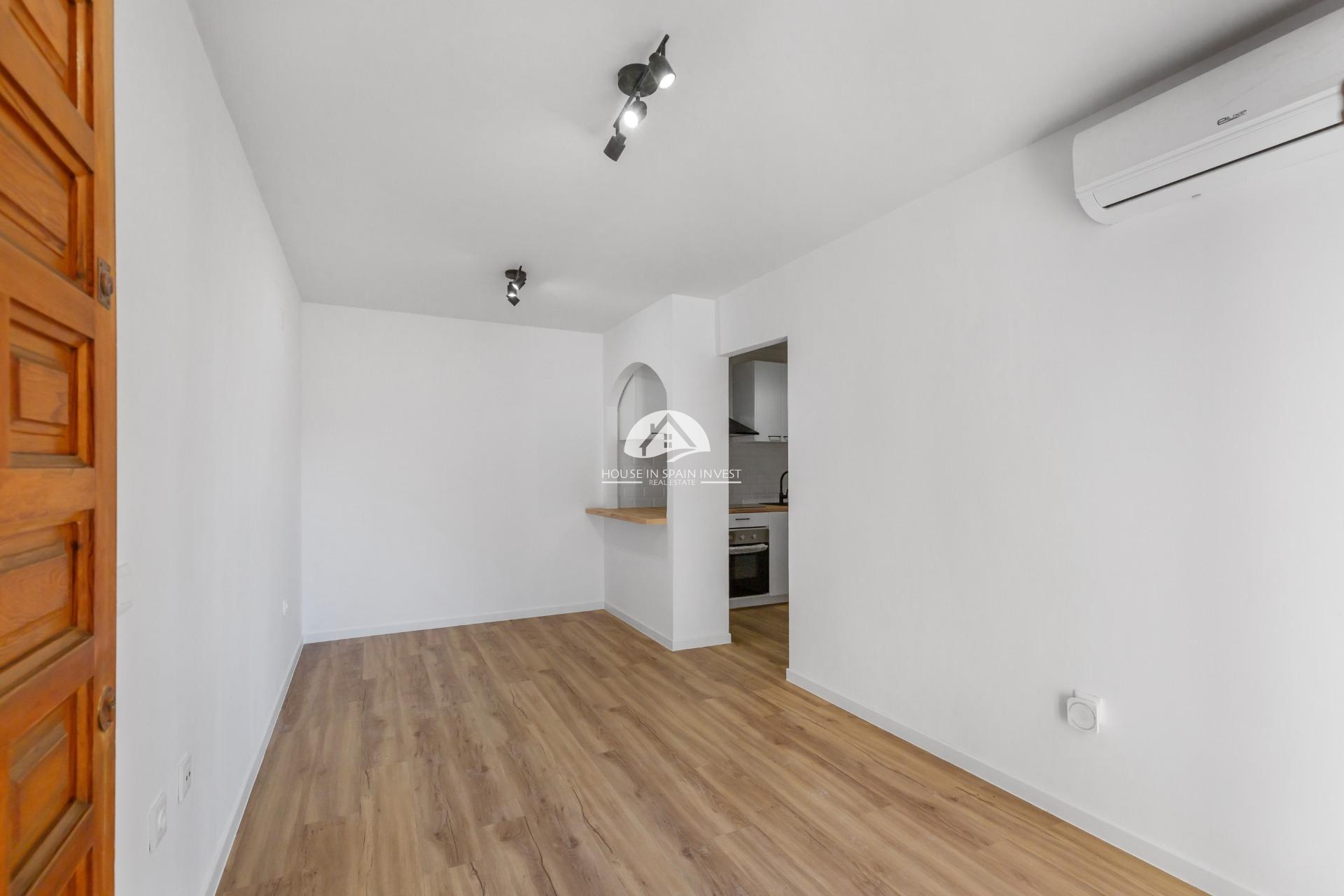 Resale - Apartment  - Torrevieja - La Mata