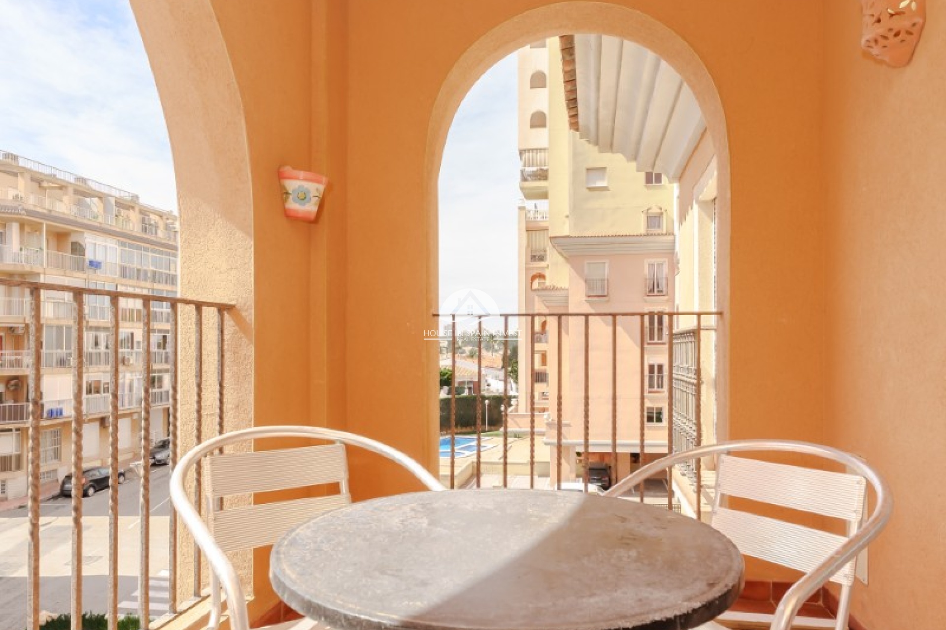 Resale - Apartment  - Torrevieja - Playa de los Locos