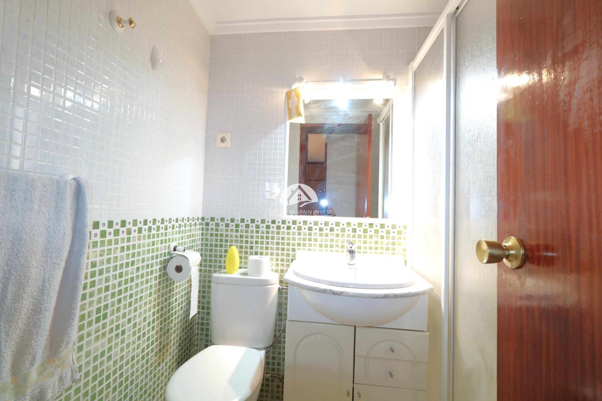 Resale - Apartment  - Torrevieja - Playa de los Naufragos