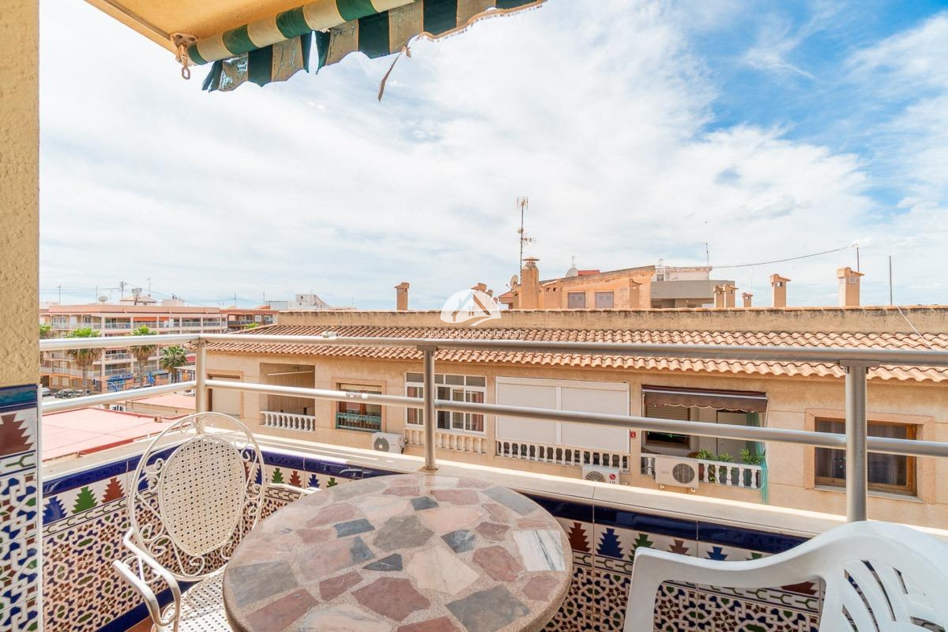 Resale - Apartment  - Torrevieja - Playa de los Naufragos