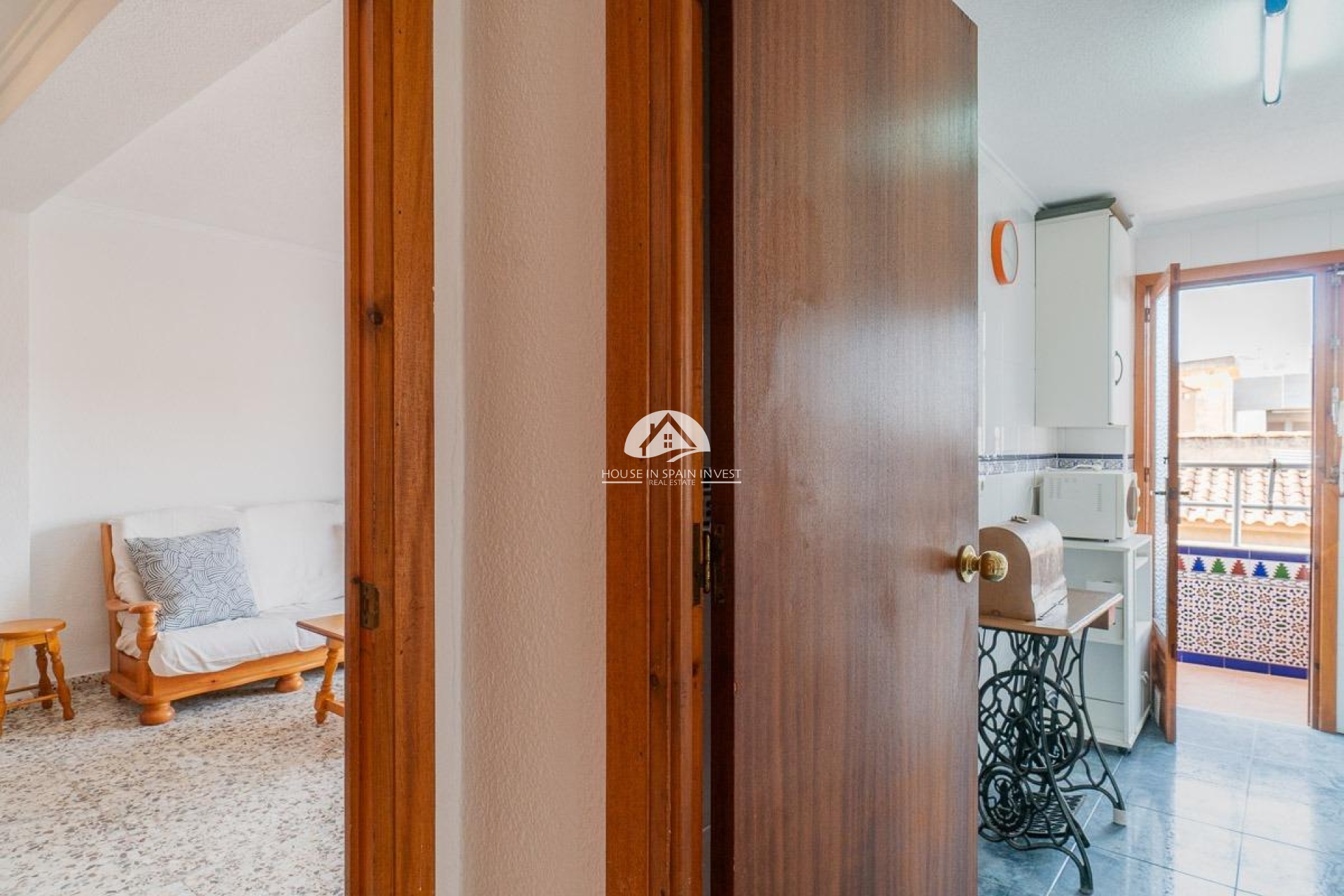 Resale - Apartment  - Torrevieja - Playa de los Naufragos