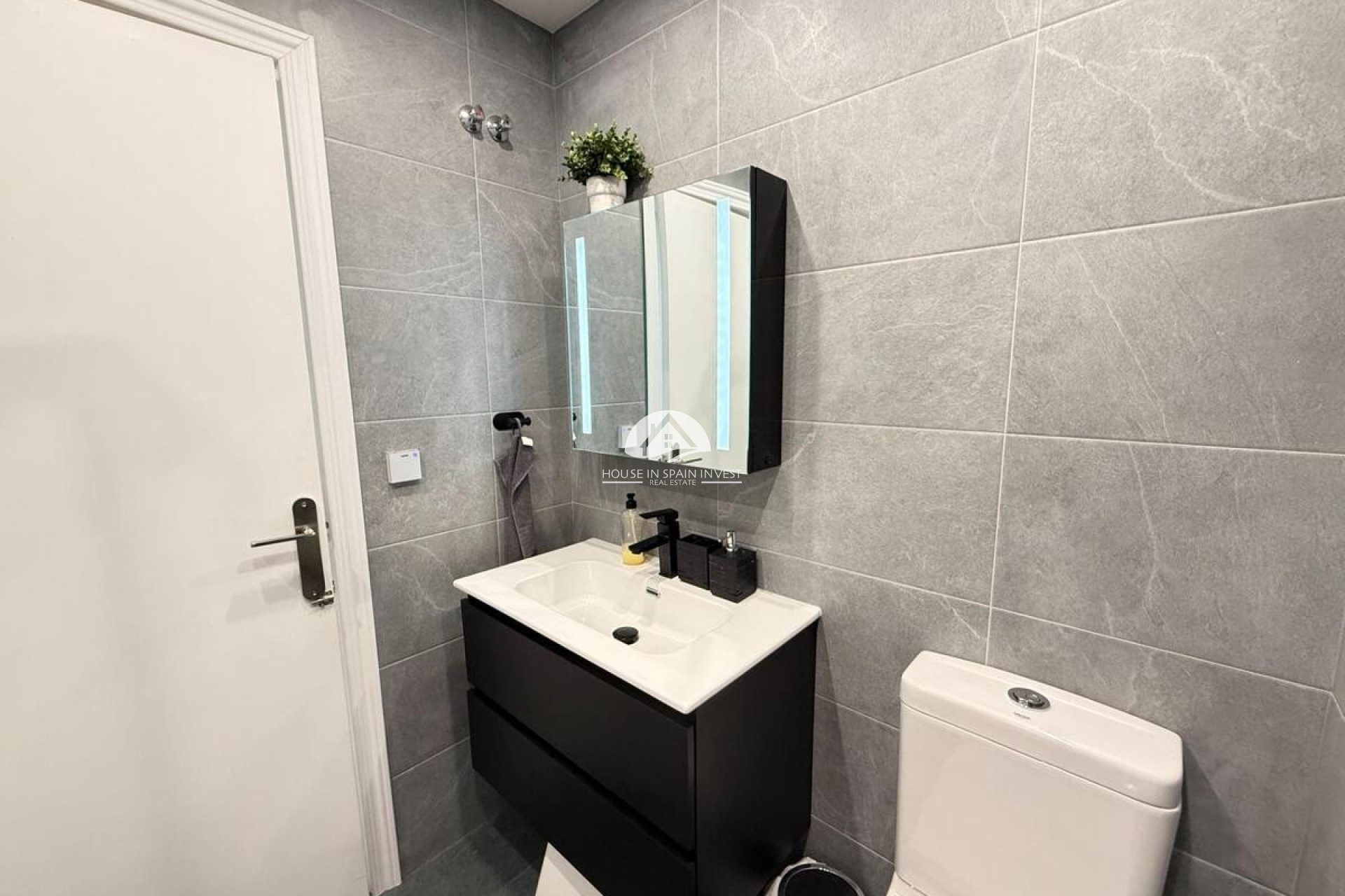 Resale - Apartment  - Torrevieja - Playa del Cura