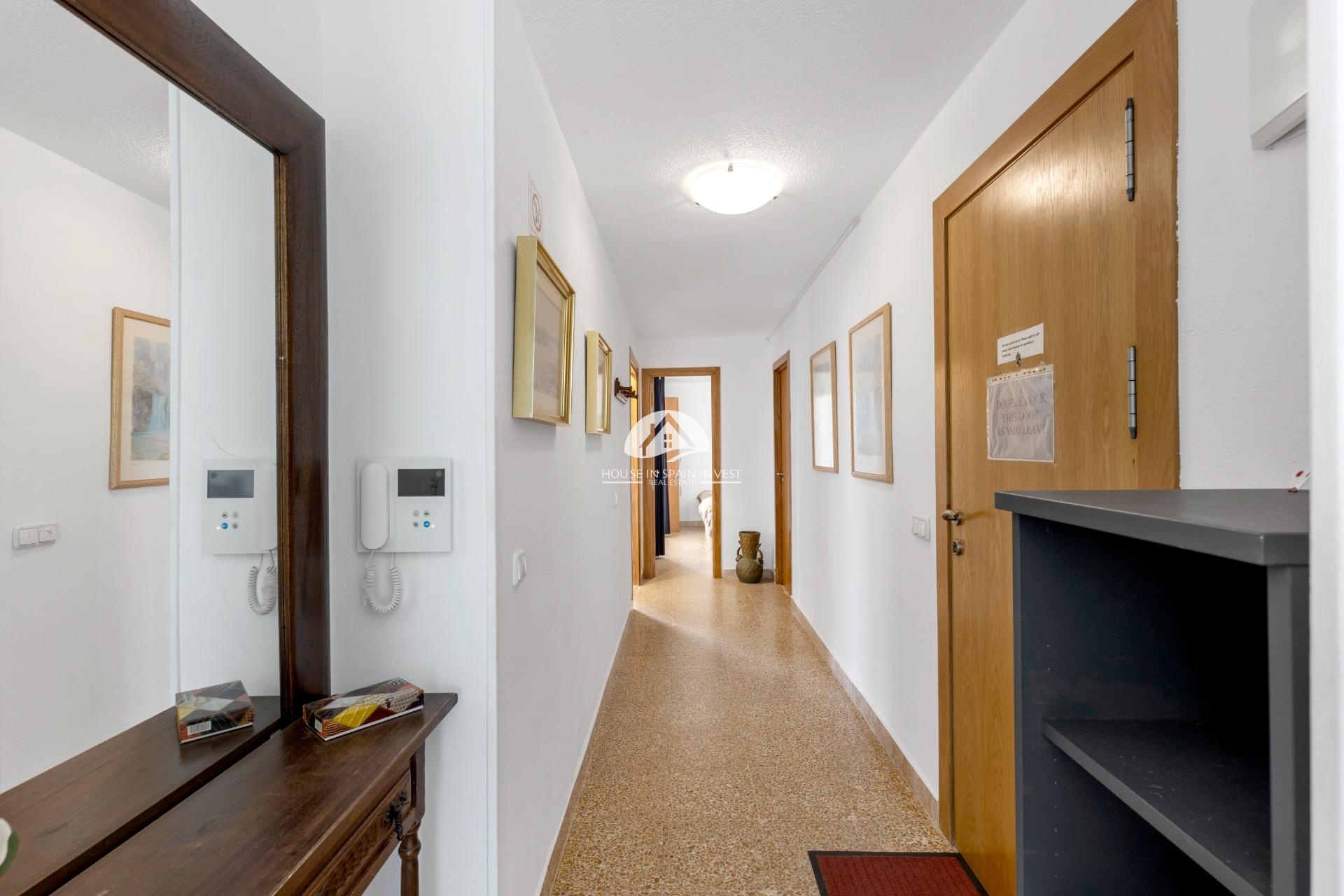 Resale - Apartment  - Torrevieja - Playa del Cura