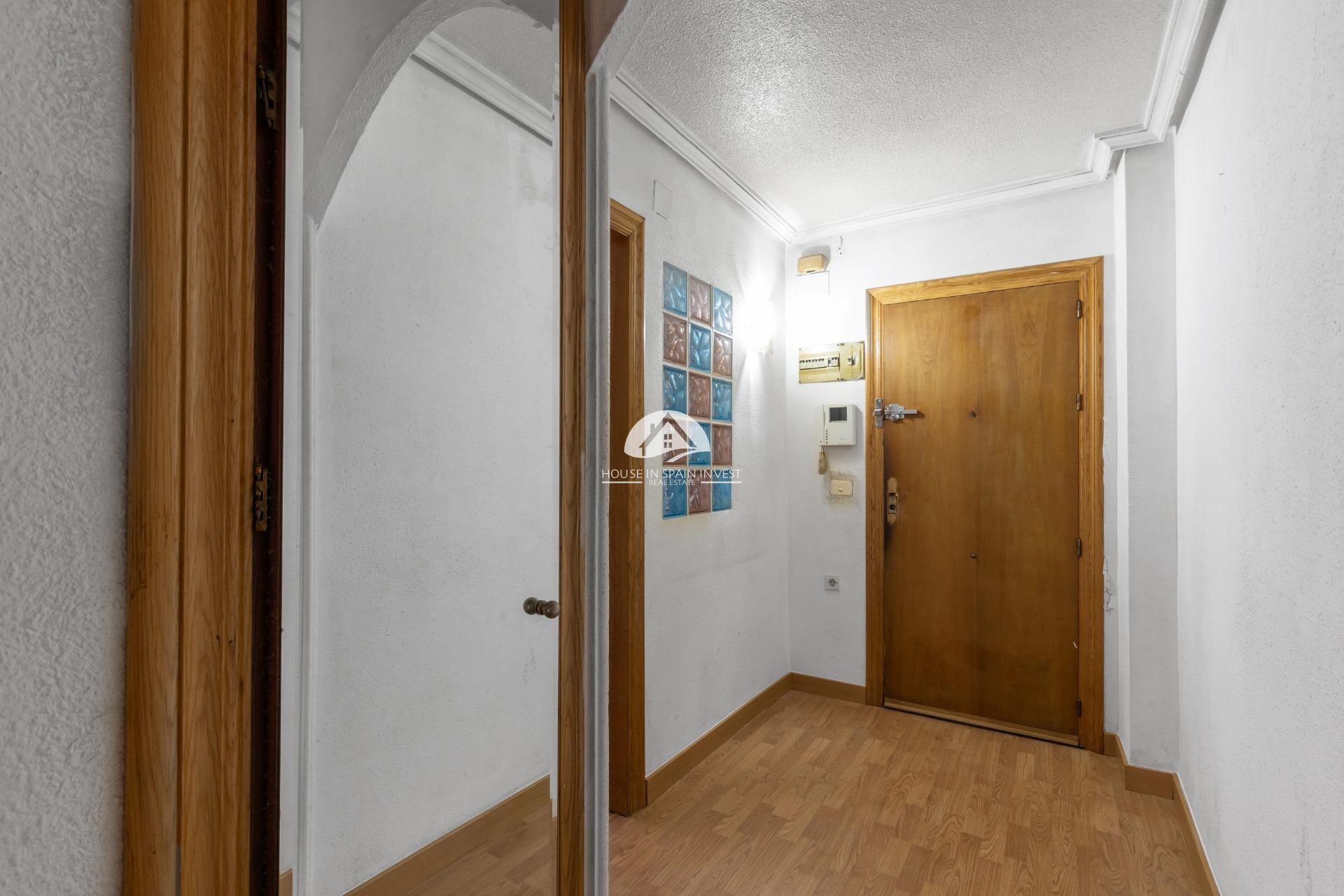 Resale - Apartment  - Torrevieja - Playa del Cura