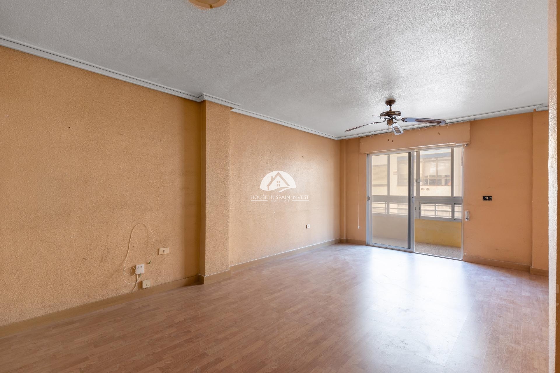 Resale - Apartment  - Torrevieja - Playa del Cura