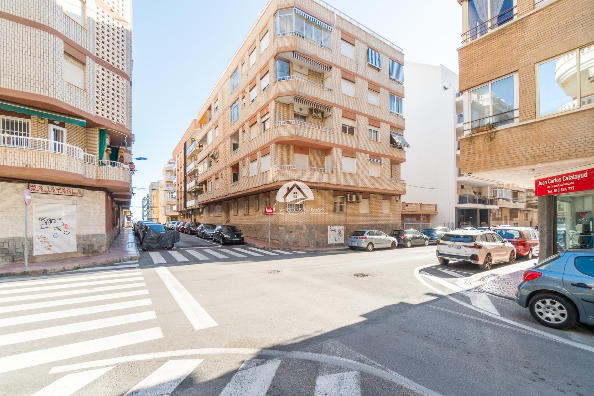 Resale - Apartment  - Torrevieja - Playa del Cura