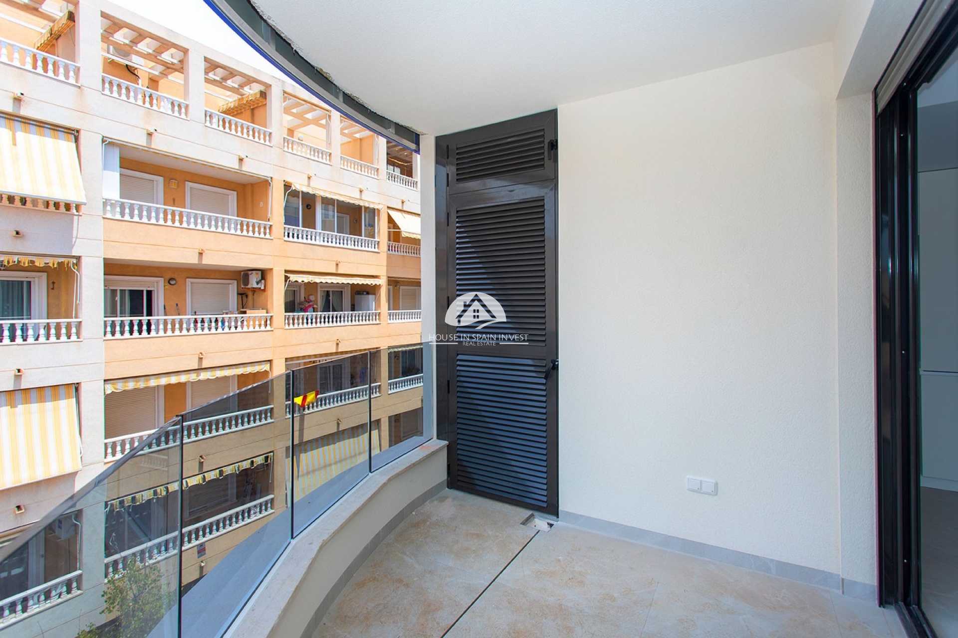 Resale - Apartment  - Torrevieja - Playa del Cura