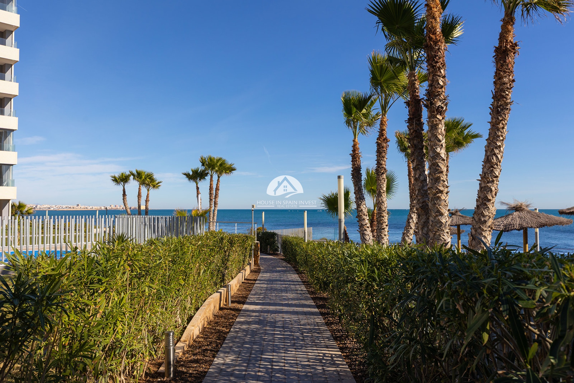 Resale - Apartment  - Torrevieja - Punta Prima  