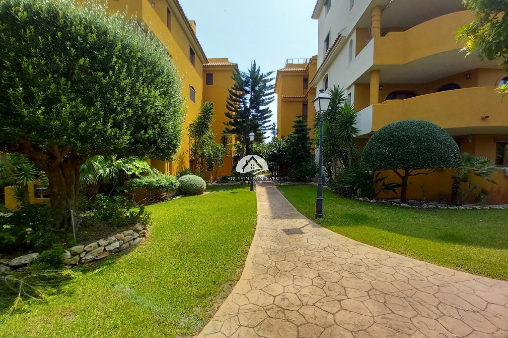 Resale - Apartment  - Torrevieja - Punta Prima  