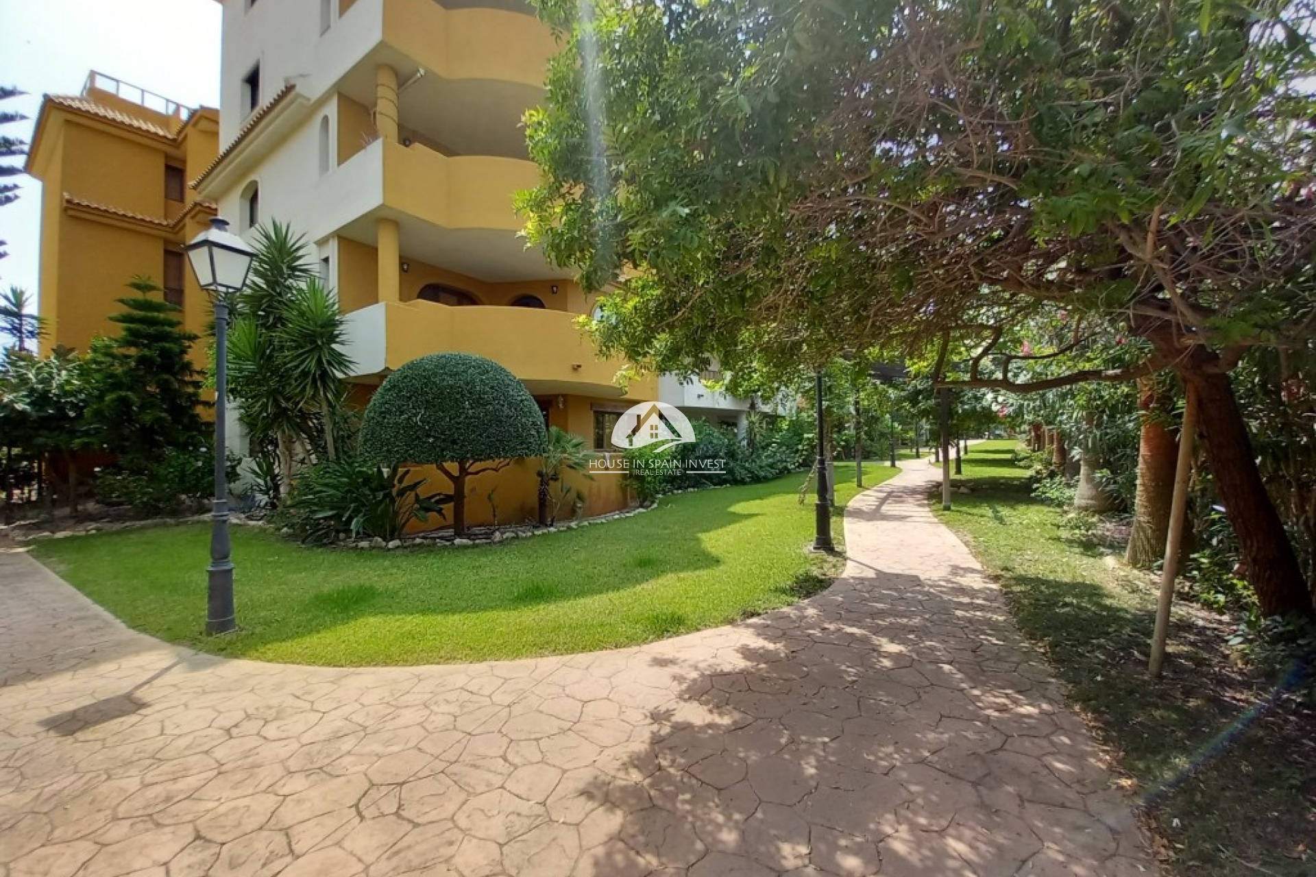 Resale - Apartment  - Torrevieja - Punta Prima  