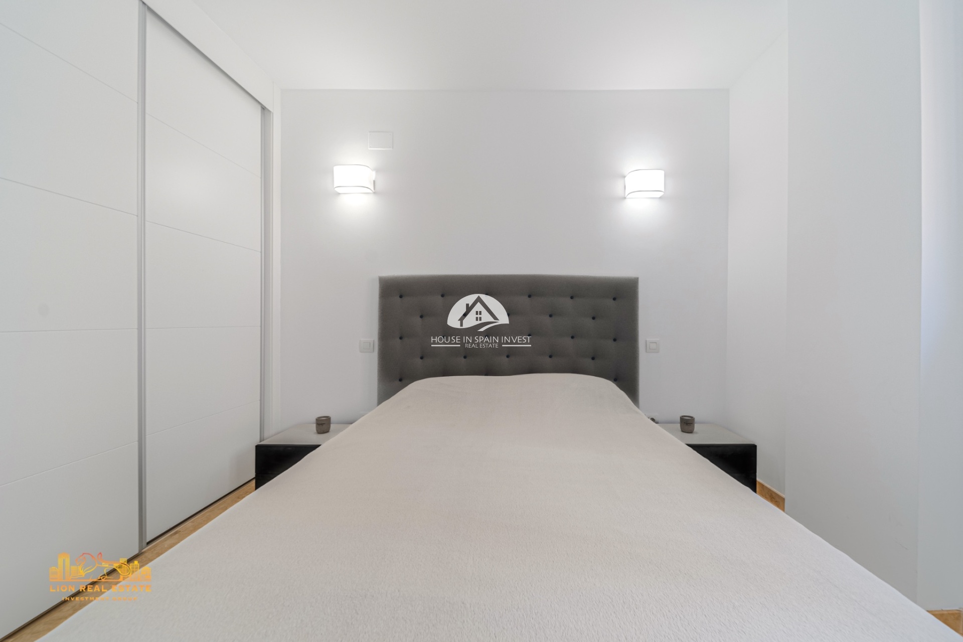 Resale - Apartment  - Torrevieja - Punta Prima  