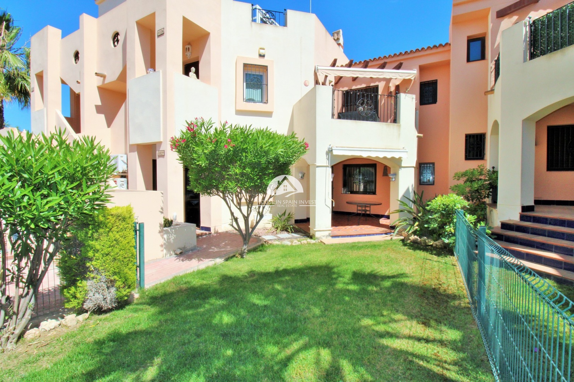 Resale - Apartment  - Torrevieja - Punta Prima  
