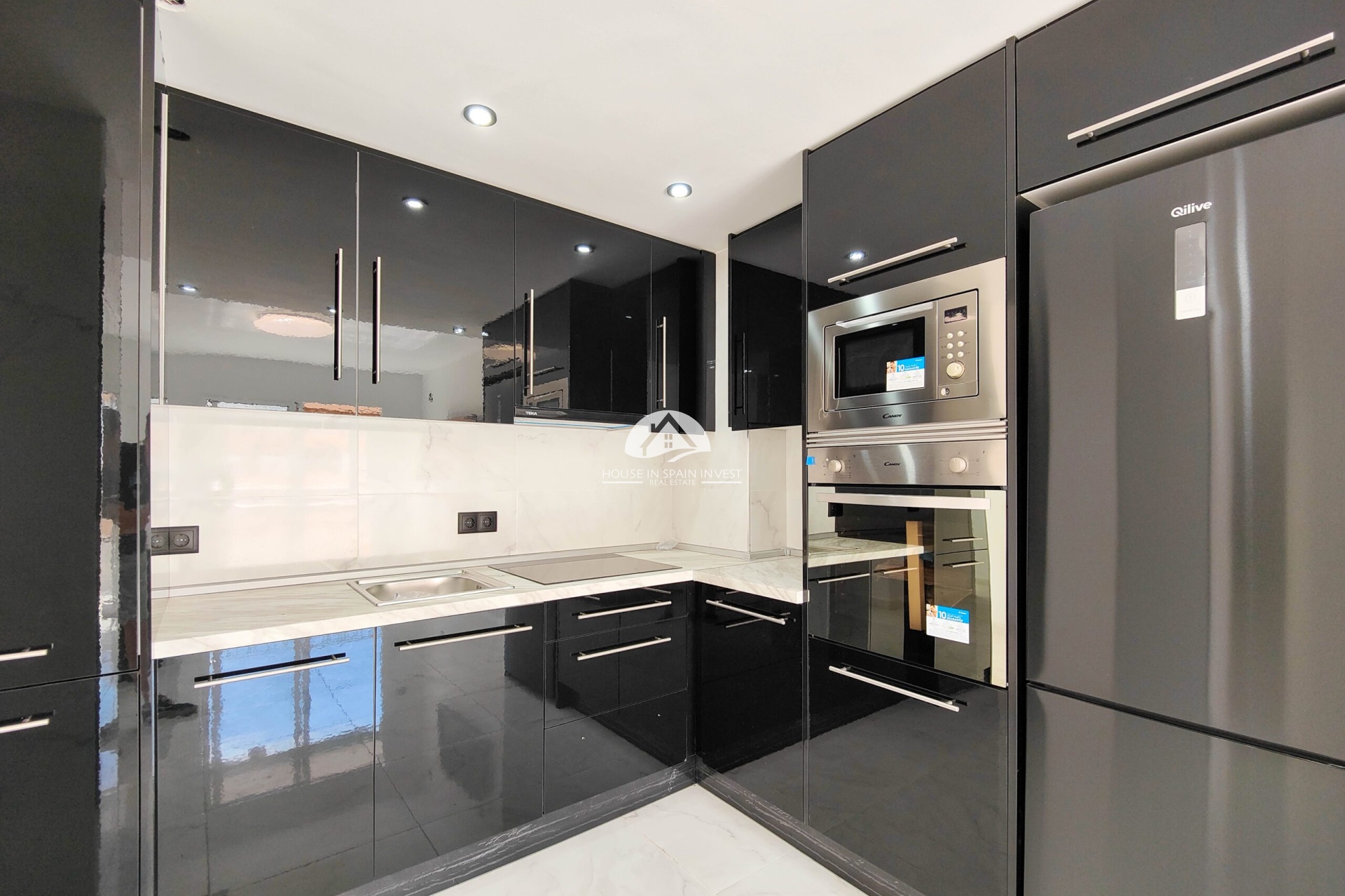 Resale - Apartment  - Torrevieja - Punta Prima  