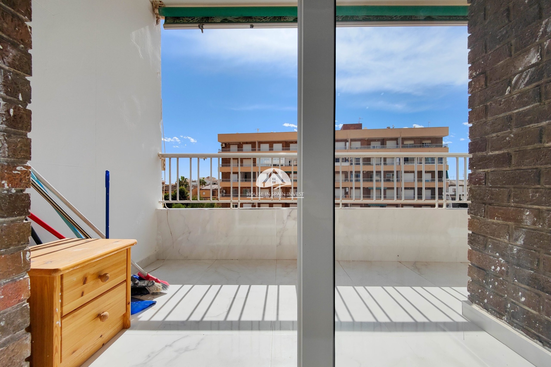 Resale - Apartment  - Torrevieja - Punta Prima  