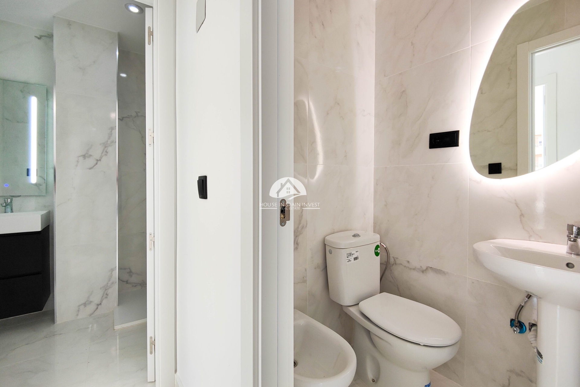 Resale - Apartment  - Torrevieja - Punta Prima  