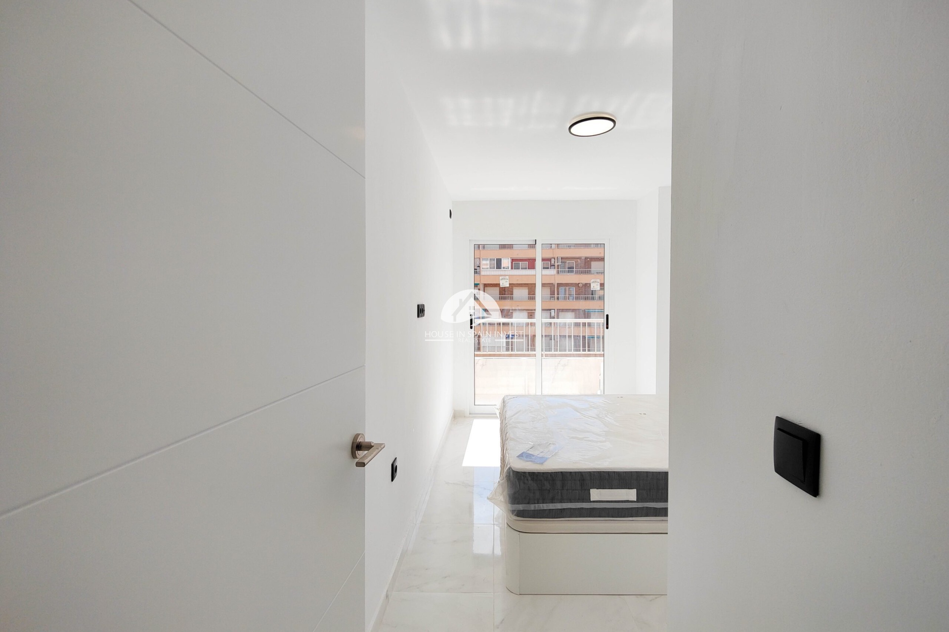 Resale - Apartment  - Torrevieja - Punta Prima  