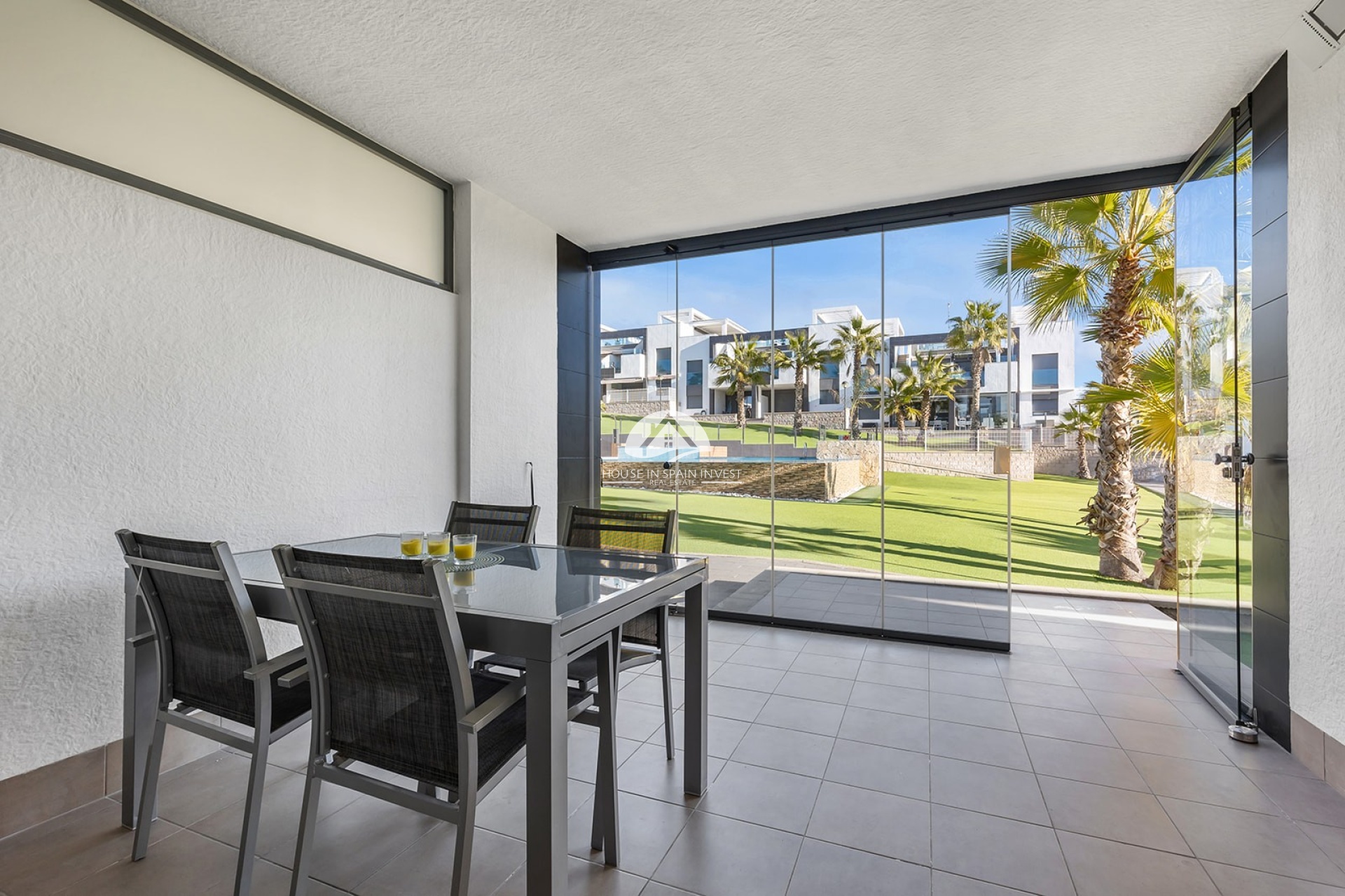 Resale - Apartment  - Torrevieja - Punta Prima  