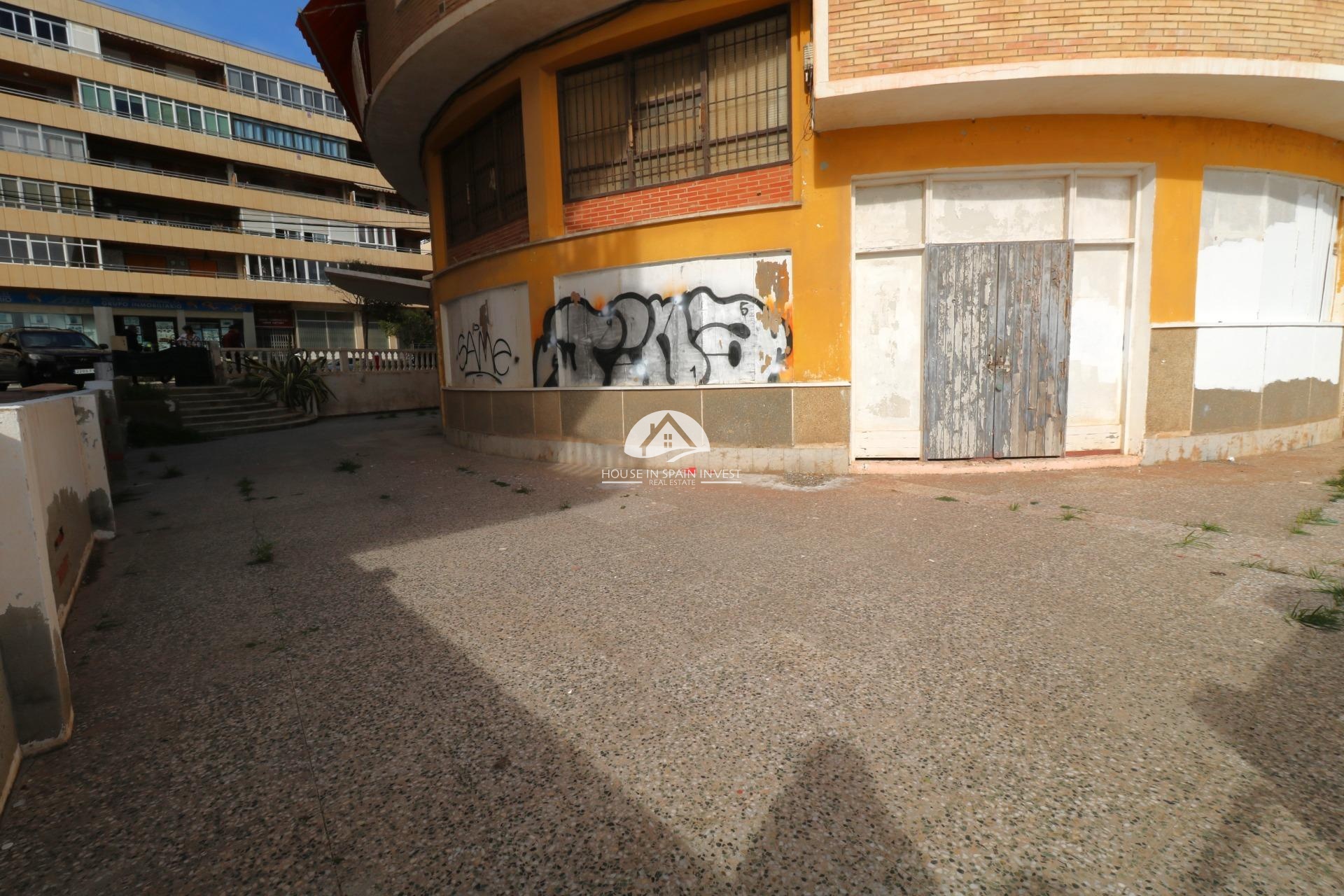 Resale - Commercial property - Torrevieja - Centro