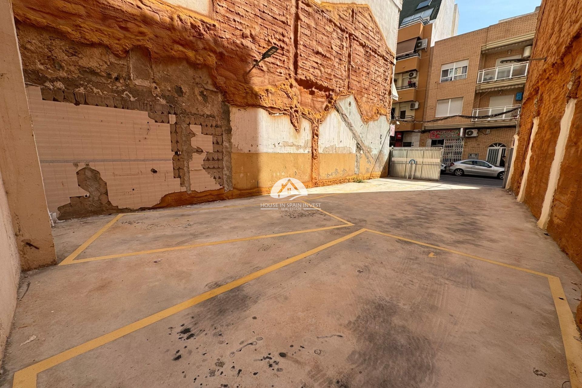 Resale - Plot / Land - Torrevieja - Centro