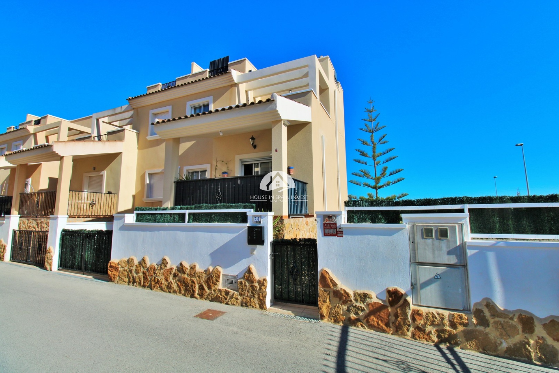 Resale - Townhouse - San Miguel de Salinas