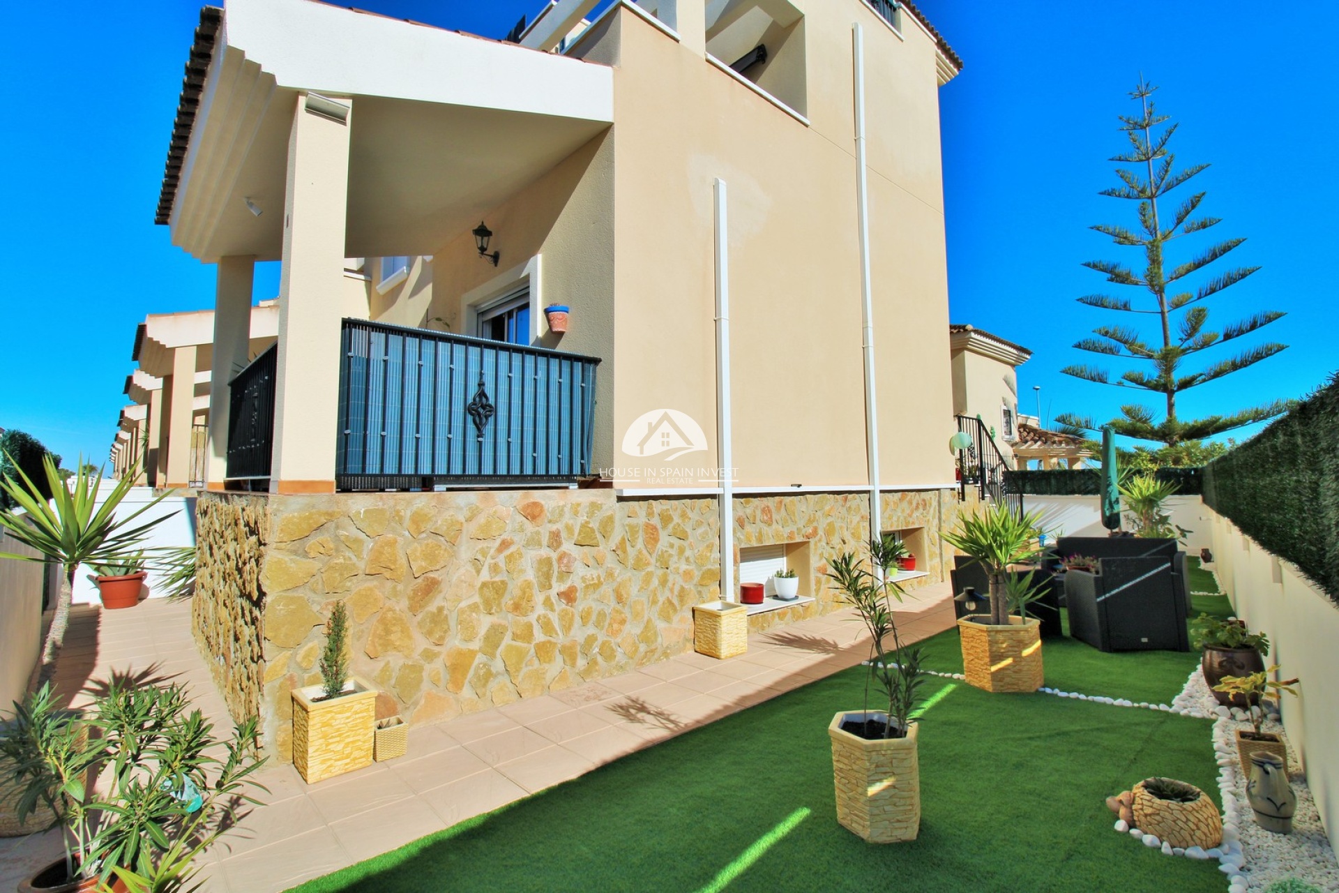 Resale - Townhouse - San Miguel de Salinas