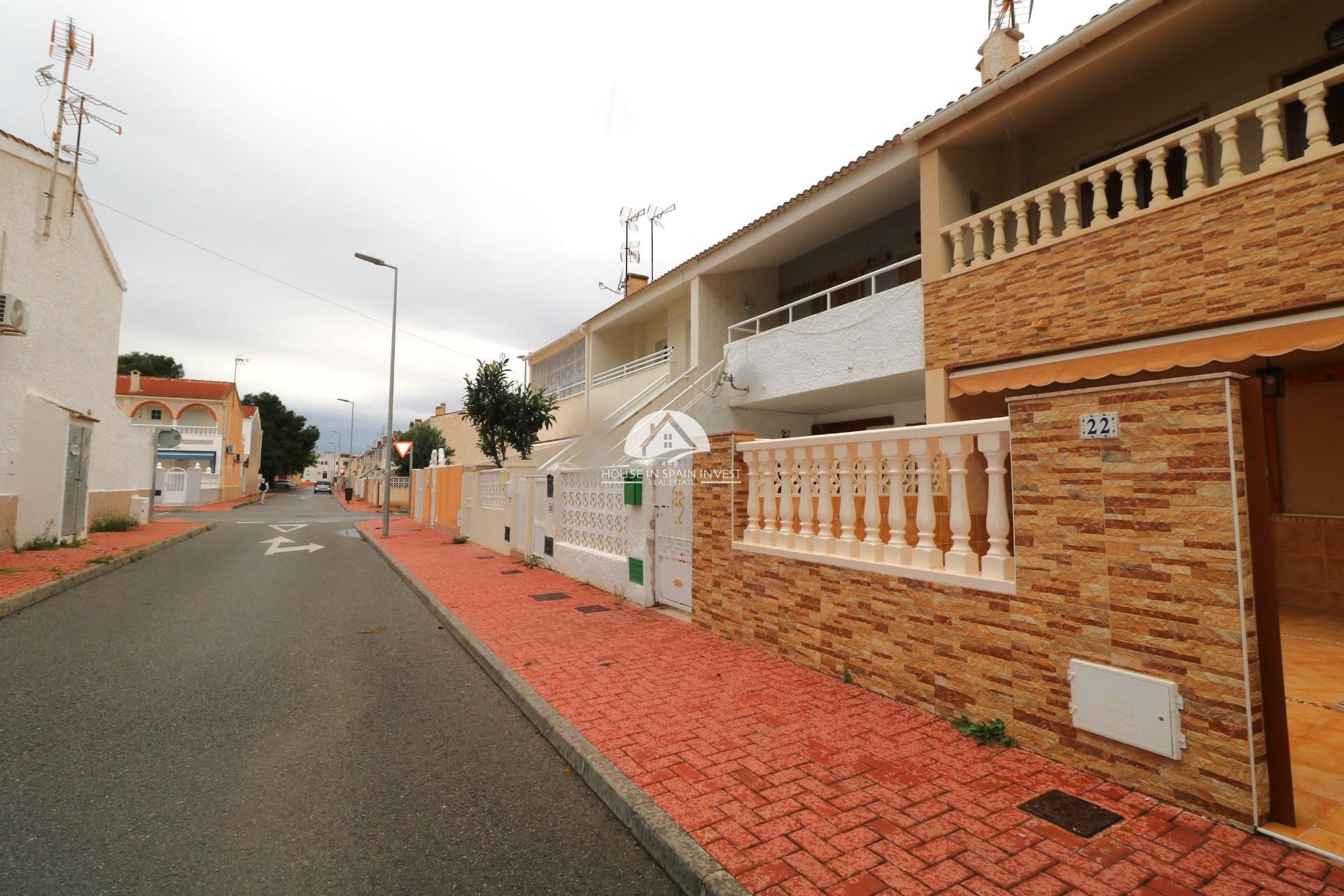 Resale - Townhouse - Torrevieja - Playa de los Naufragos