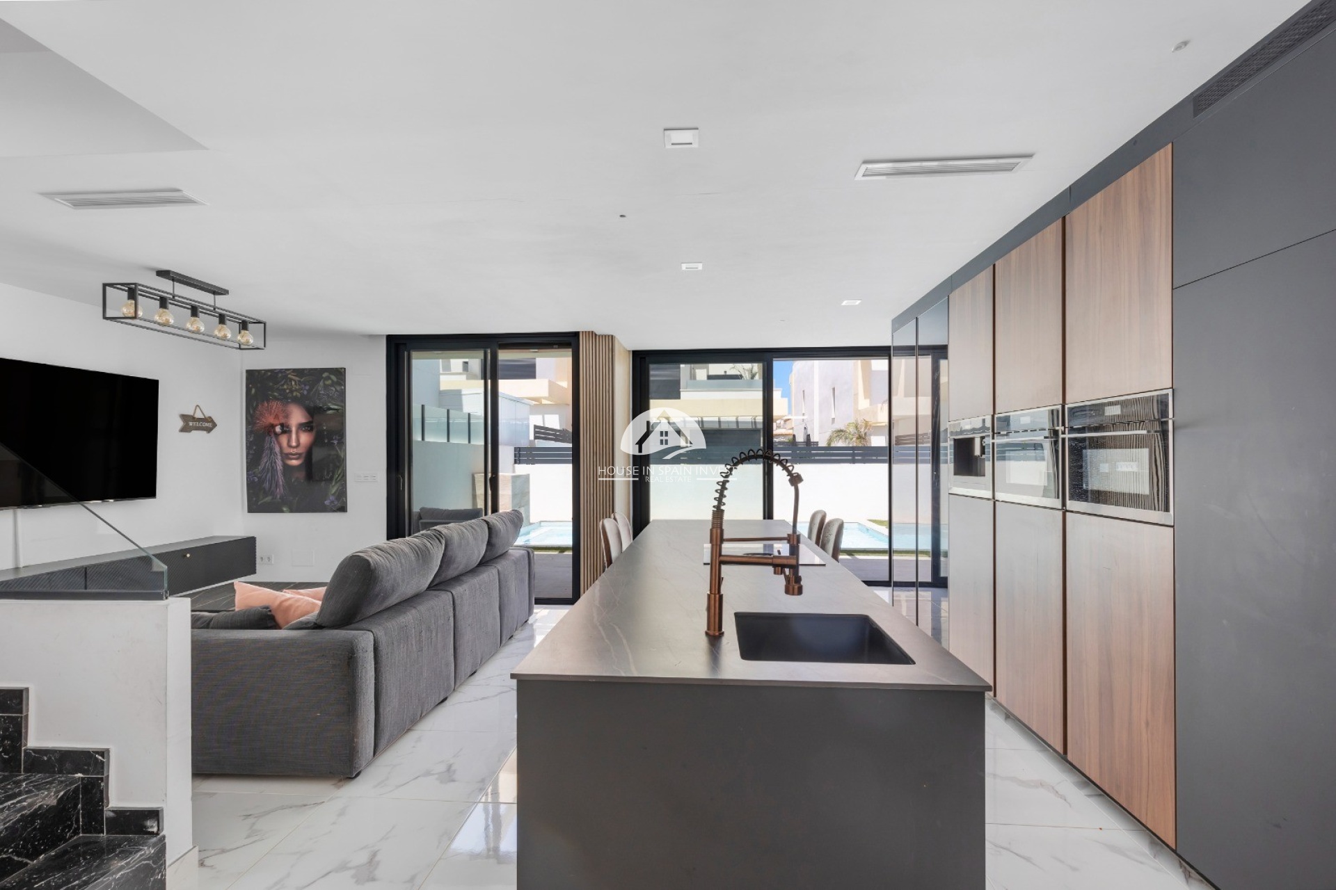 Resale - Villa - Los Montesinos - La Herrada