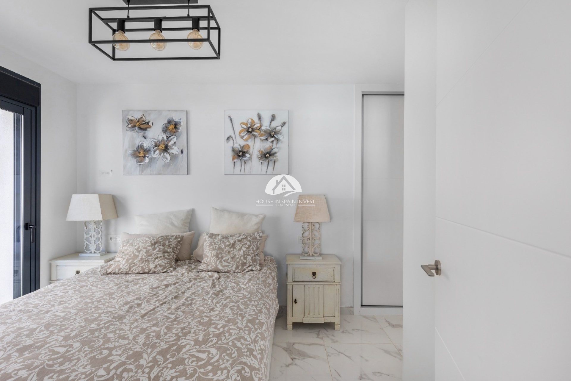 Resale - Villa - Los Montesinos - La Herrada