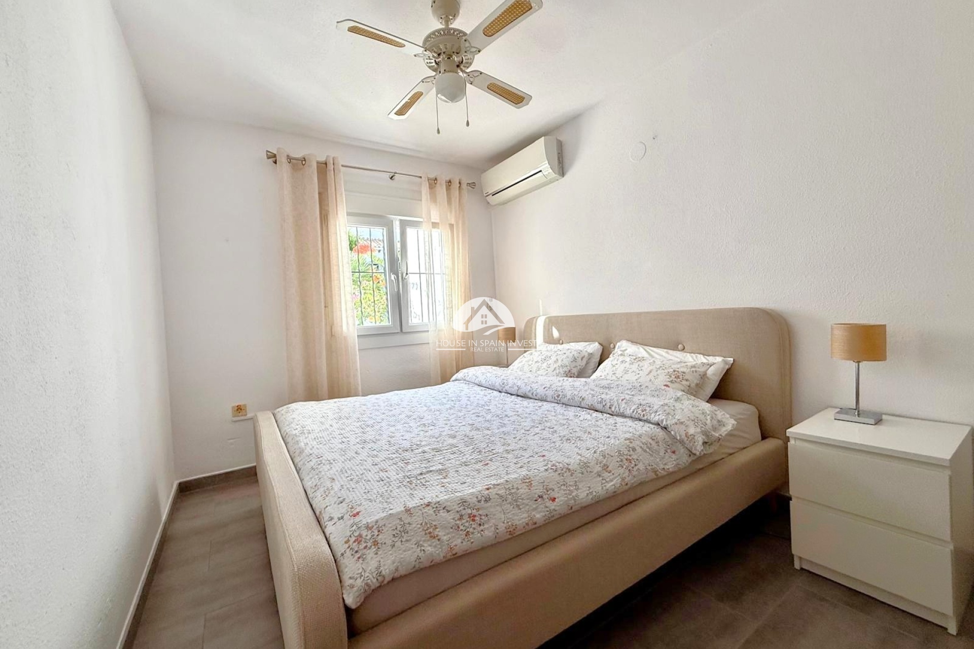 Resale - Villa - Orihuela Costa - Villamartín