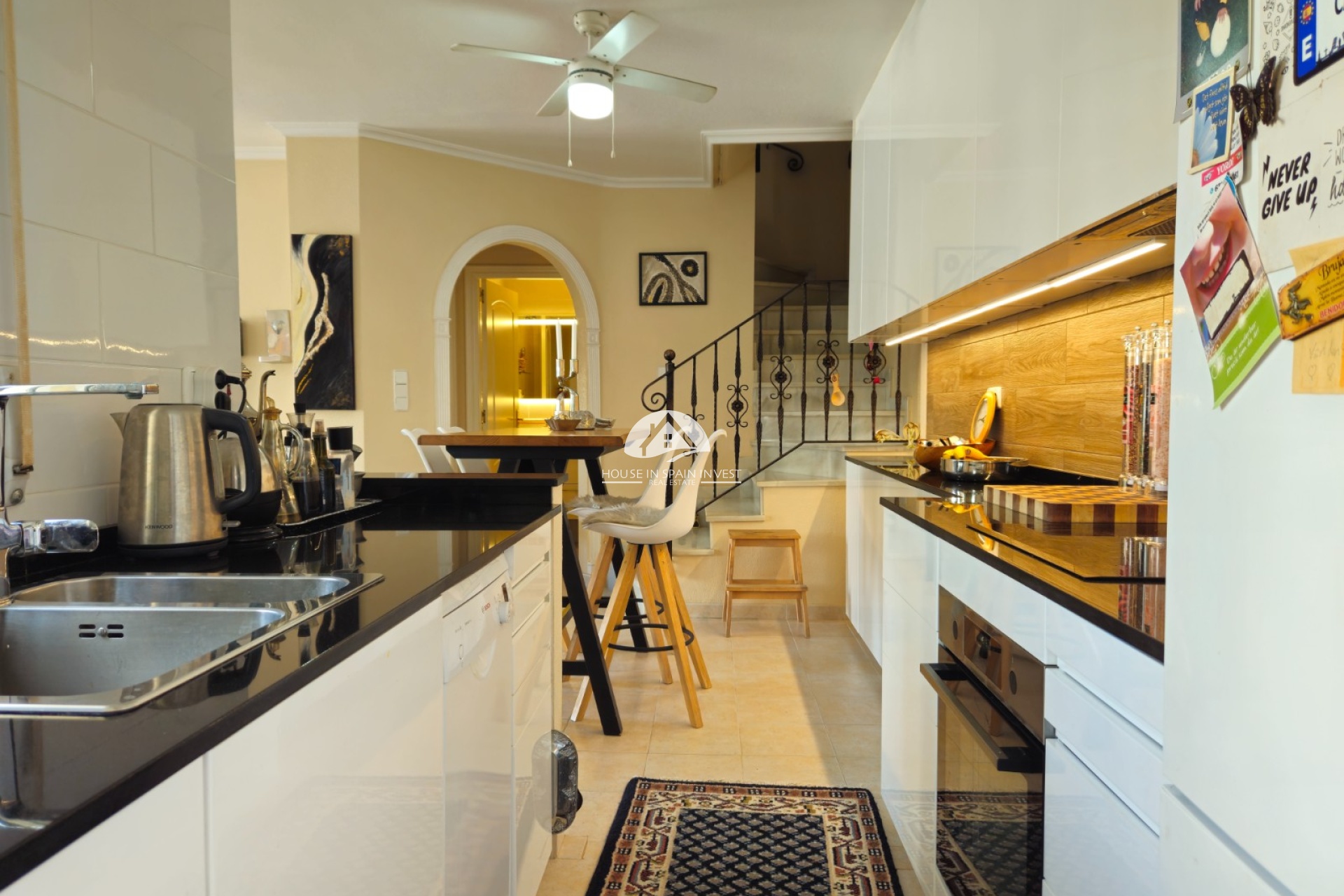 Resale - Villa - Orihuela Costa - Villamartín