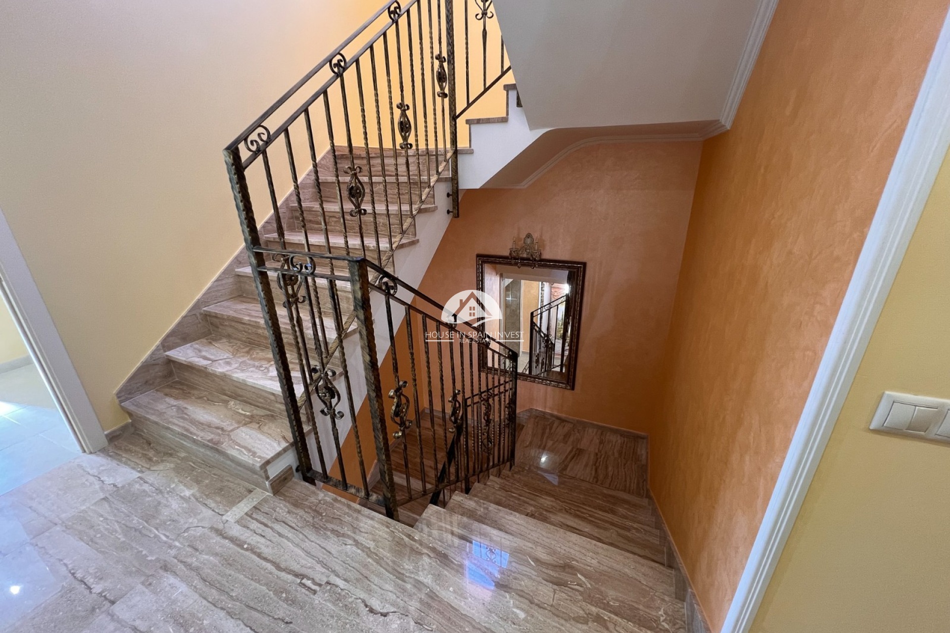 Resale - Villa - Orihuela Costa