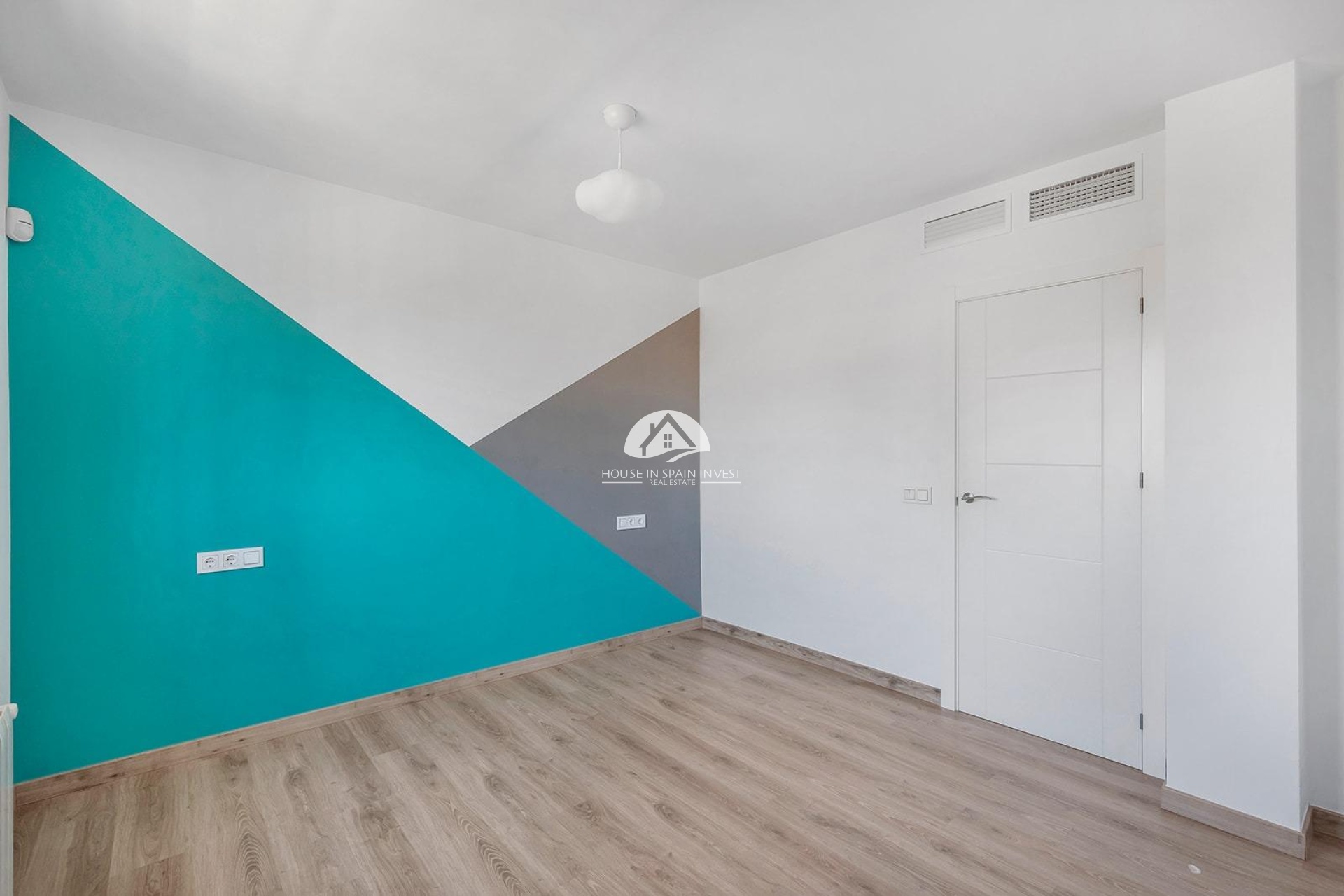 Resale - Villa - Torrevieja - Aguas Nuevas - Sector 25